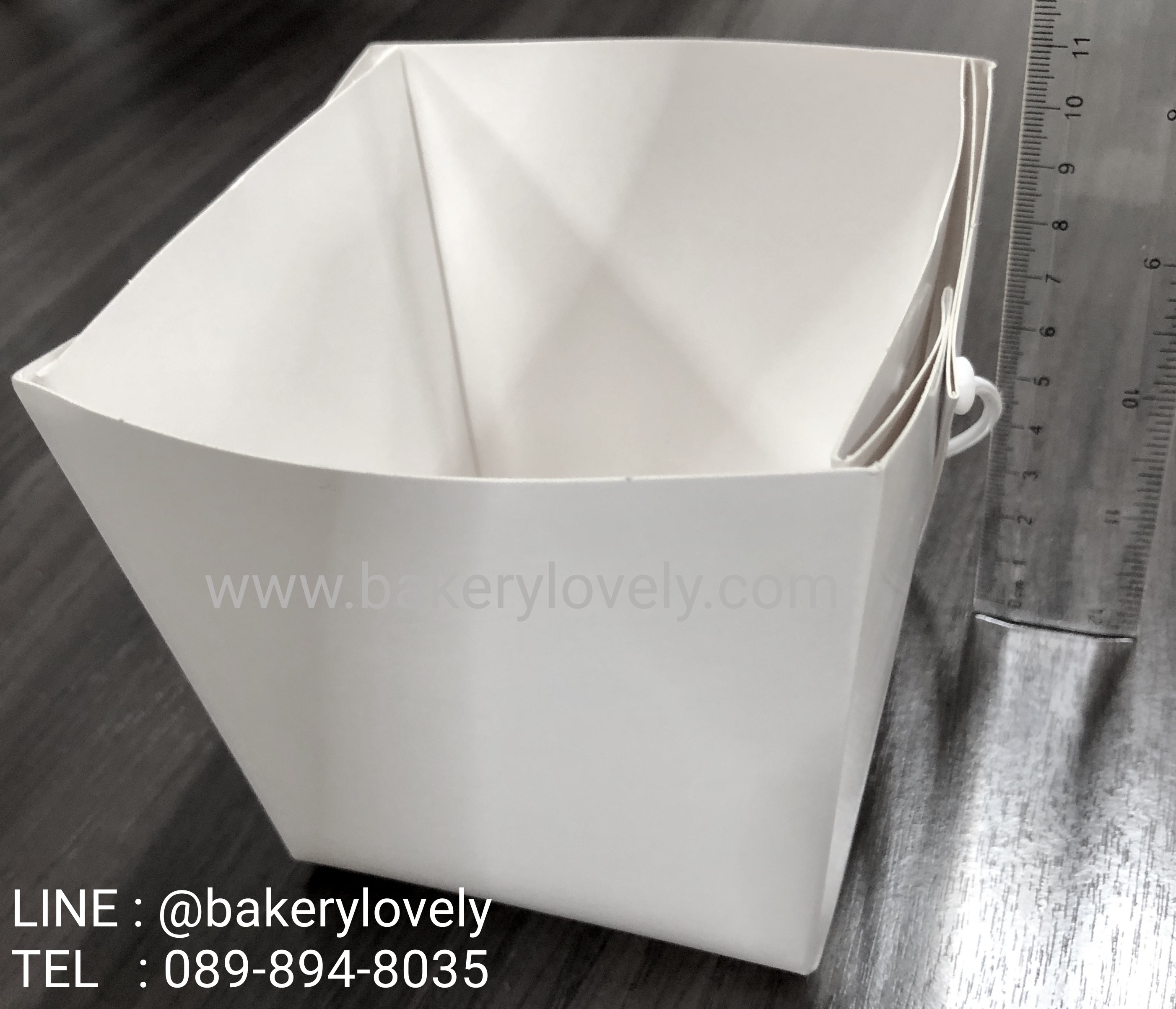 กล่องกระดาษหูหิ้ว 2 ชั้น สีขาว 9x9x11x11x10.5 cm ( เคลือบใน )