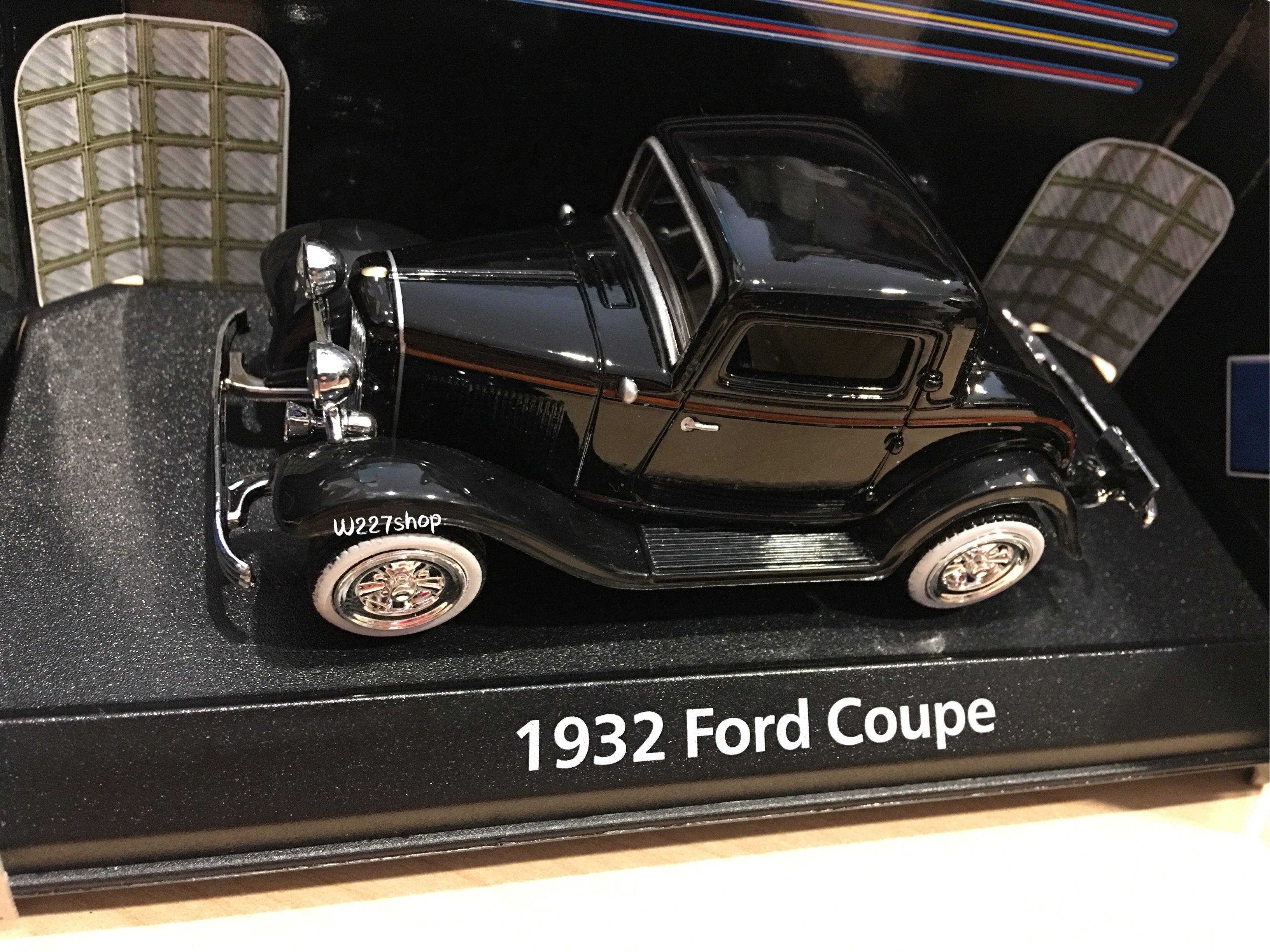 โมเดลรถเหล็ก American Classics มีฐาน Scale 1:43 (ปลีก-ส่ง)