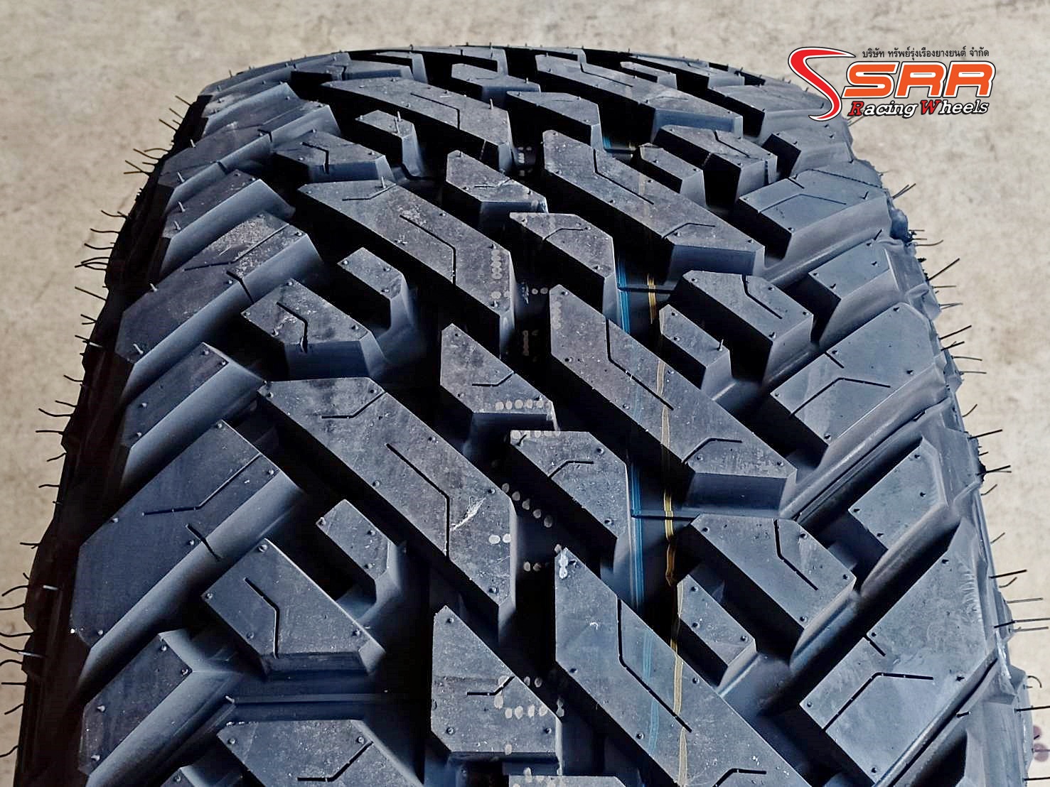 FUEL OFF-ROAD GRIPPER M/T 33x12.5R20 ยางMud-Terrain ราคาพิเศษ