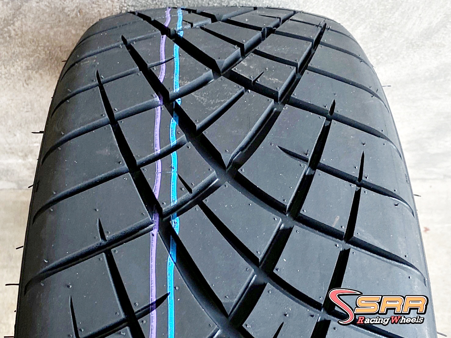 RAIDEN HERO R111 205/45ZR17 ยางขอบขาว ยางใหม่ปี21 ราคาพิเศษ