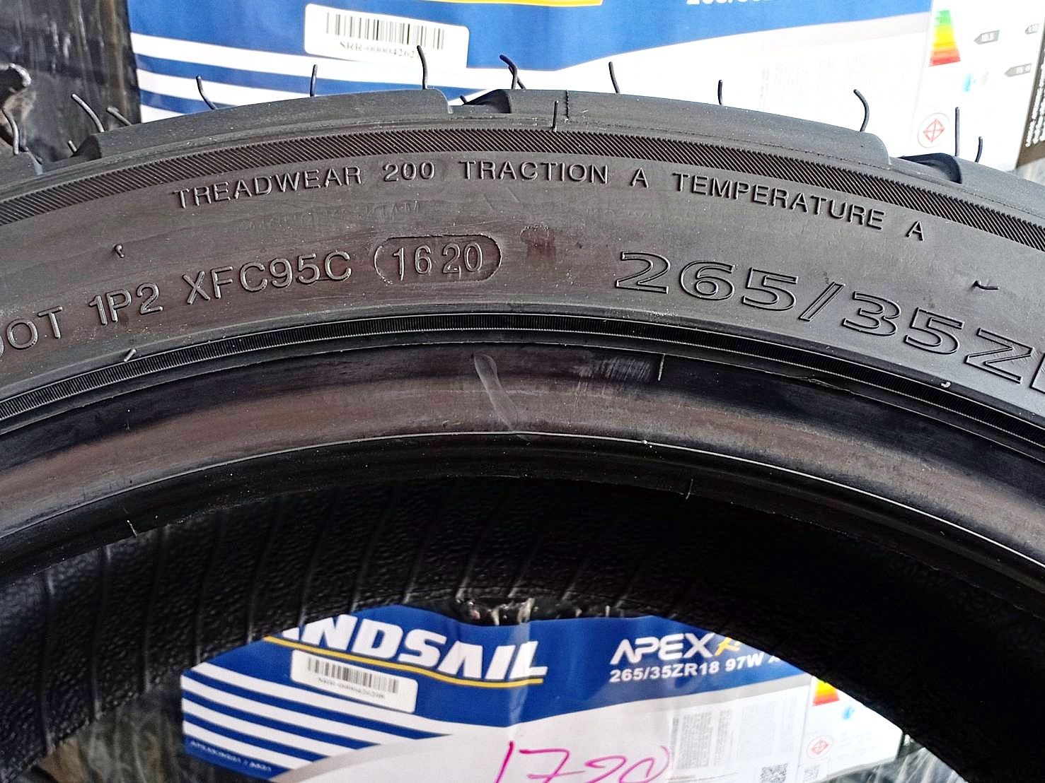 LANDSAIL APEXKING AK01 265/35ZR18 ยางSemiSlick ราคาพิเศษ