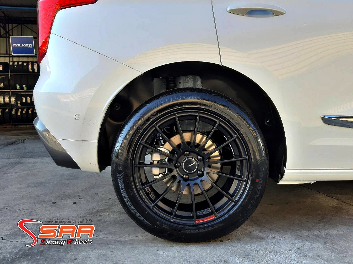 ENKEI RS05RR ล้อไทย ขอบ18 5H114.3 ET35 MATT BLACK
