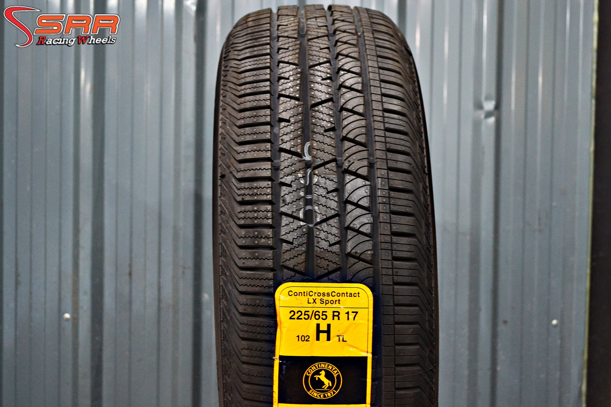 CONTINENTAL ContiCrossContact LX Sport 225/65R17 ราคาเส้นละ 2,900