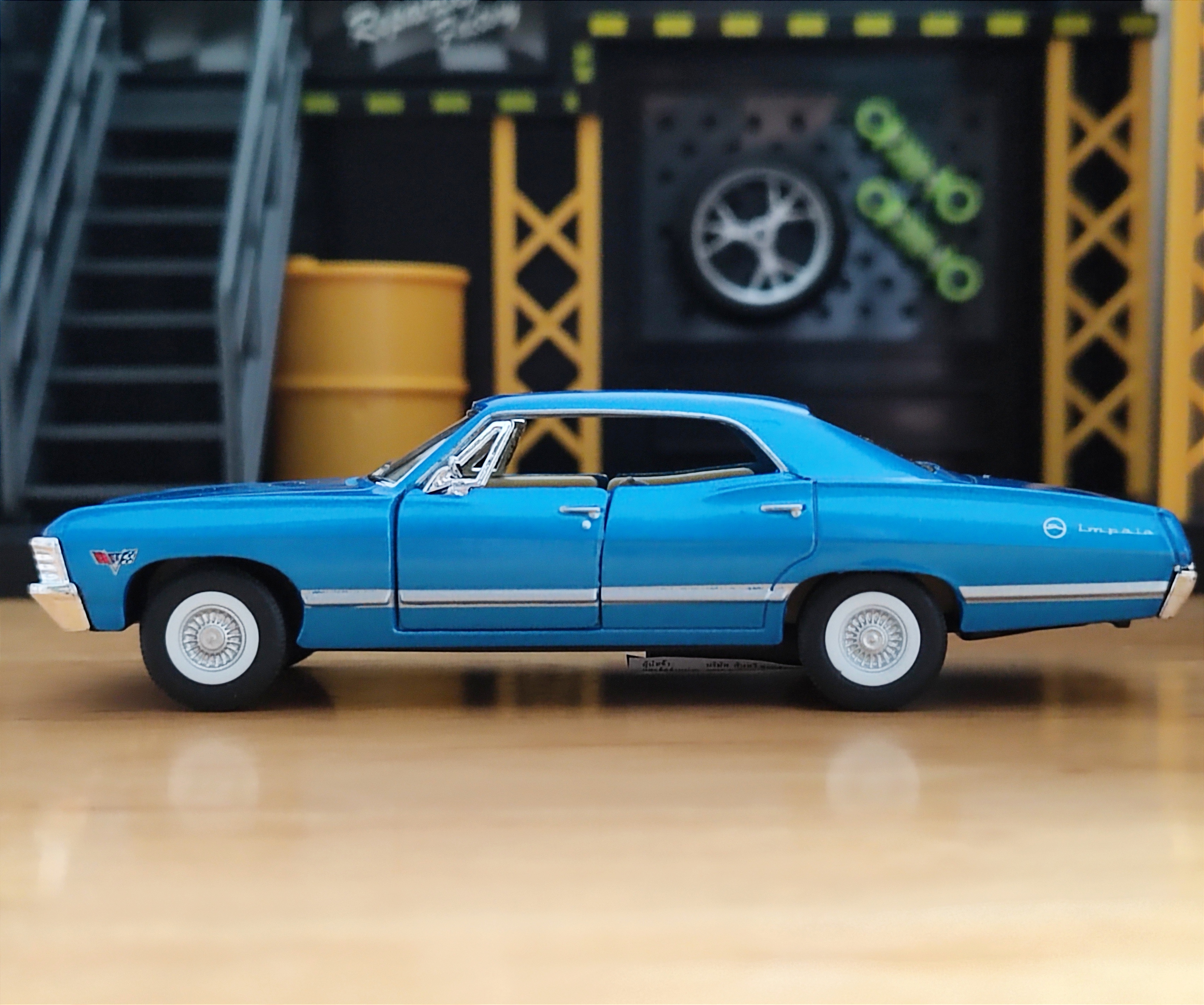 1967 Chevrolet Impala โมเดลรถเหล็ก (ปลีก-ส่ง)