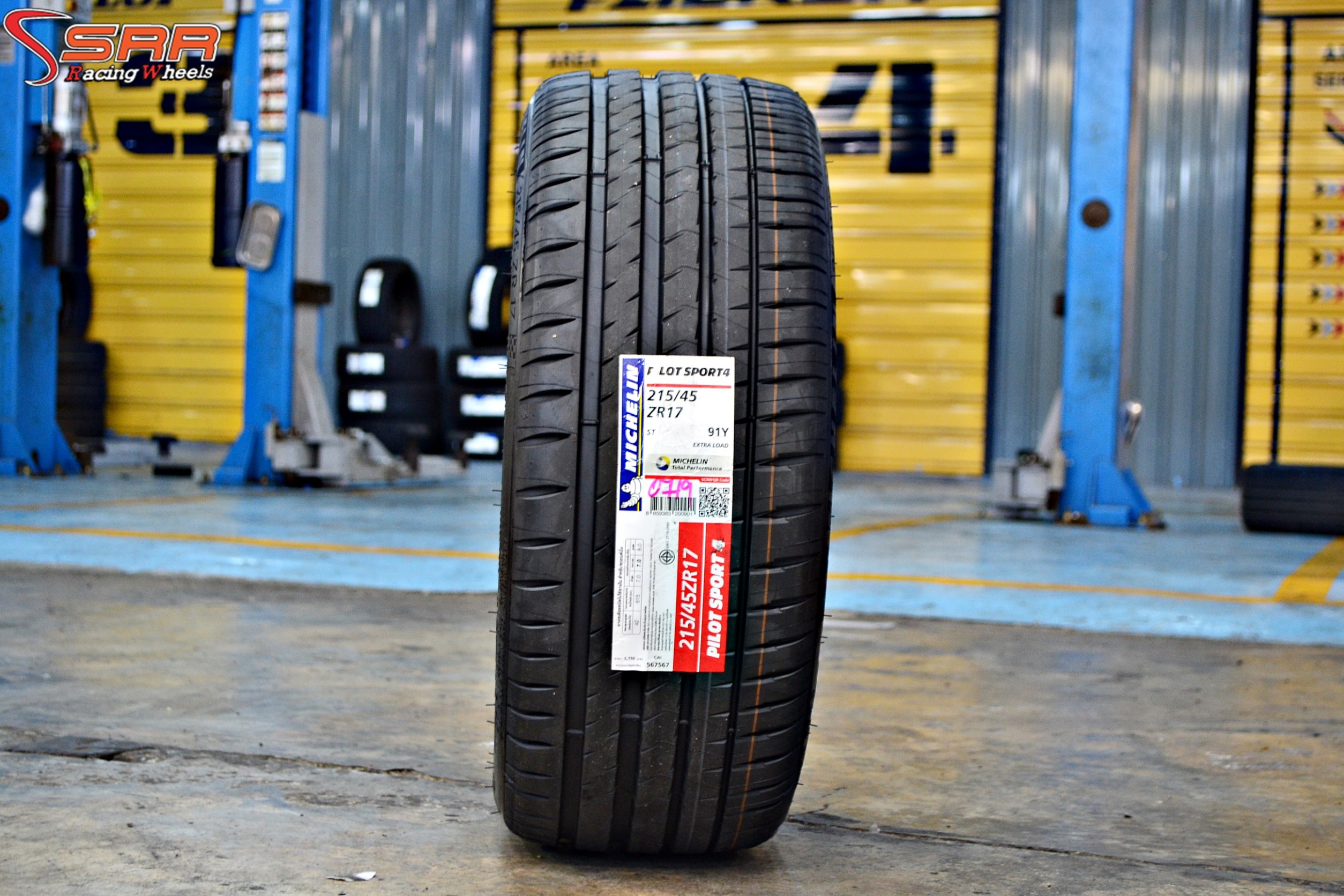 MICHELIN PILOT SPORT 4 215/45ZR17 ยางใหม่ปี21 ราคาพิเศษ
