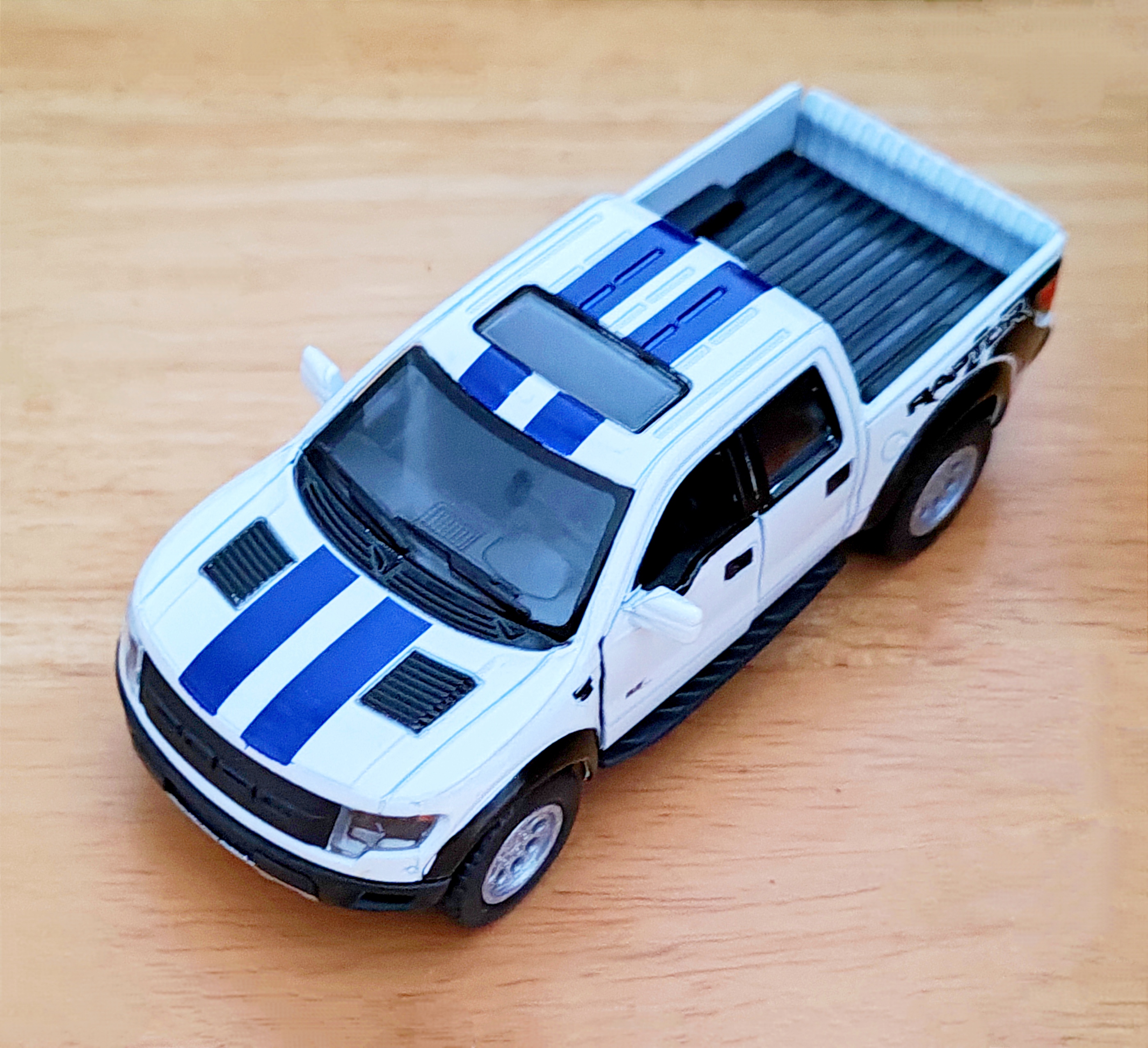 2013 Ford F-150 SVT Raptor SuperCrew โมเดลรถเหล็ก รถกระบะ Ford (ปลีก-ส่ง)