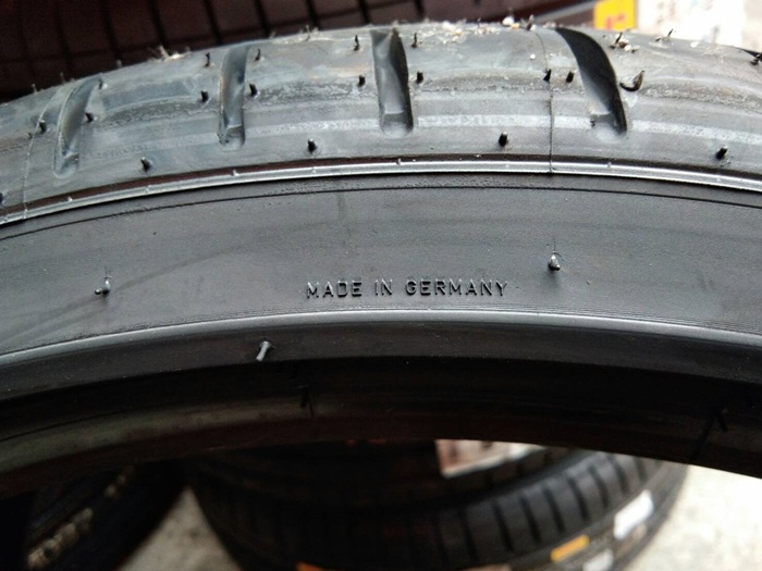 PIRELLI P ZERO PZ4 RUNFLAT (MOE) 275/30R20