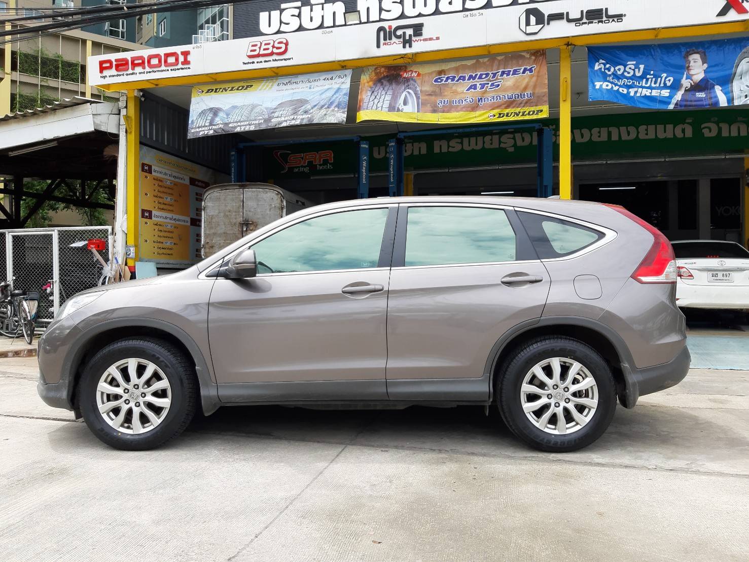 BRIDGESTONE DUELER H/T 470 225/65R17 ยางปี20 ราคาพิเศษ