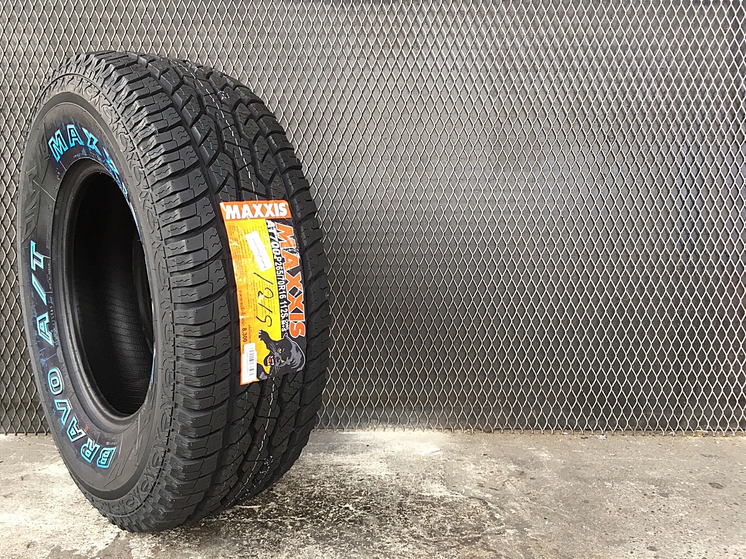 MAXXIS AT700 265/70R16 ยางใหม่ปี19 ราคาพิเศษ