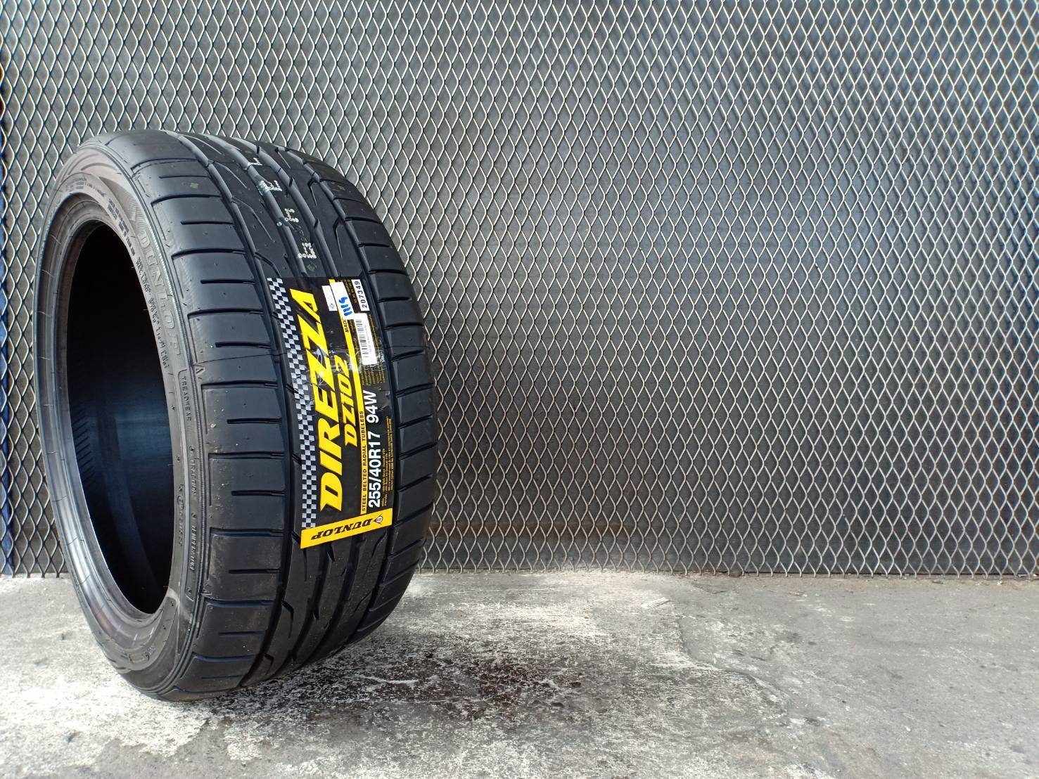 DUNLOP DZ102 255/40R17 ปี19