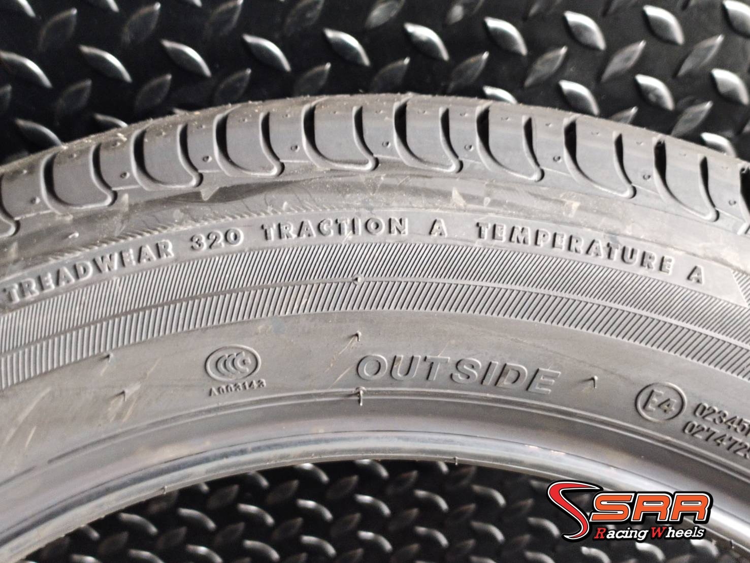 BRIDGESTONE TURANZA ER370 215/55R17 ยางใหม่ปี2020 ลดราคาพิเศษ