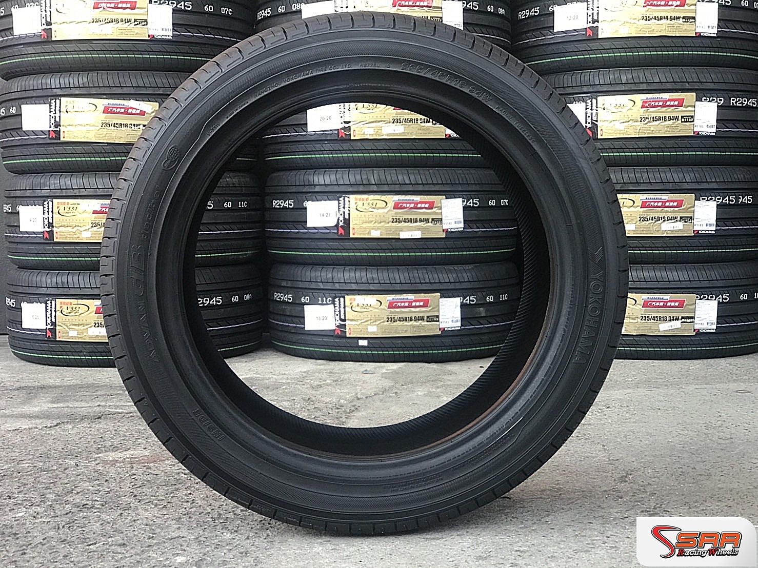 YOKOHAMA ADVAN dB decibel V551 235/45R18 ราคาพิเศษ เส้นละ 3,800 บาท