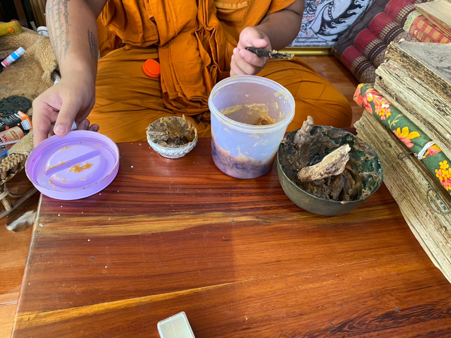 ⭕️ สีผึ้งพรายเศรษฐี พระอาจารย์บุณยกร ฐิตปุญโญ