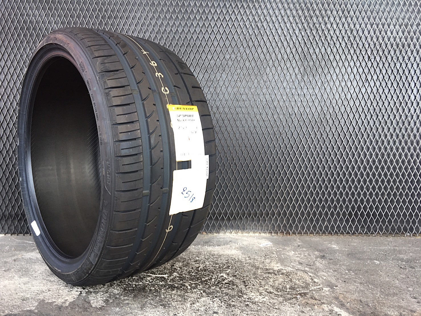 DUNLOP SP SPORT MAXX 050+ 275/30ZR20 ยางญี่ปุ่น เส้นละ 8,500 บาท