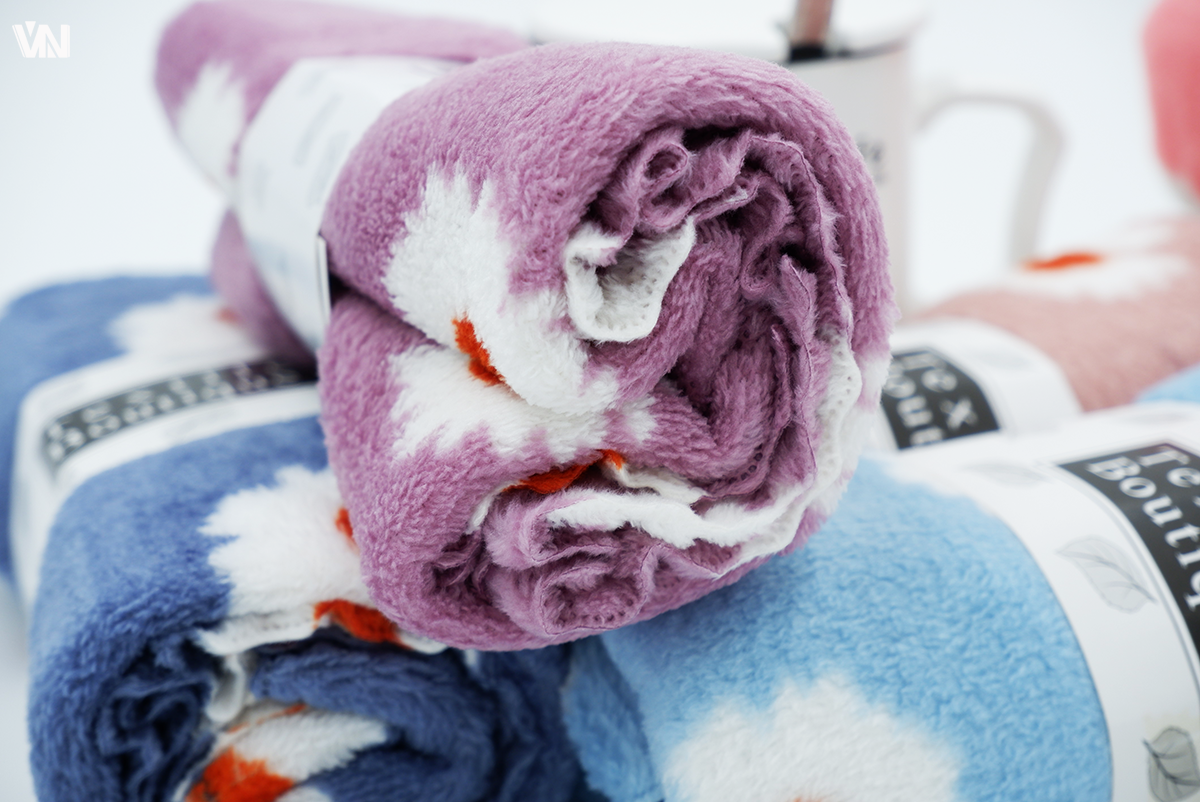 ผ้าเช็ดผมขนเป็ดลายดอกเดซี่ 1 โหล