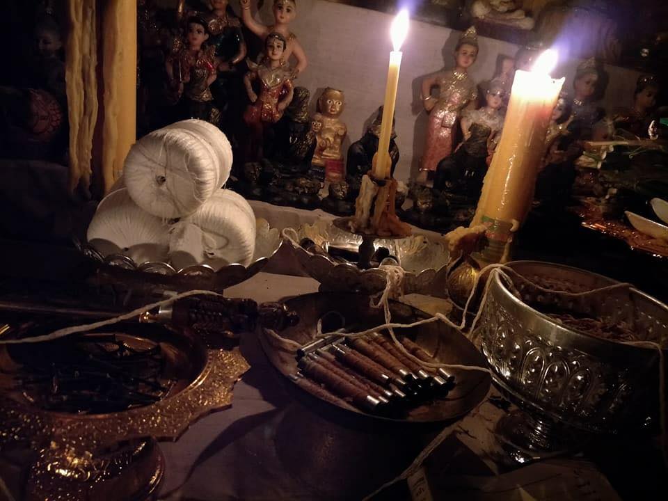 ตะกรุดจารดวงจารวันเดือนปีเกิดของเราลงบนตะกรุด อาจารย์เกื้อกูล มหาบารมี