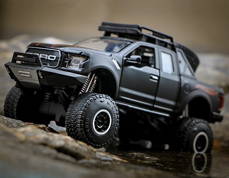 โมเดลรถเหล็ก Ford F150 Raptor big foot Scale 1:32 มีเสียงมีไฟ (ปลีก-ส่ง)