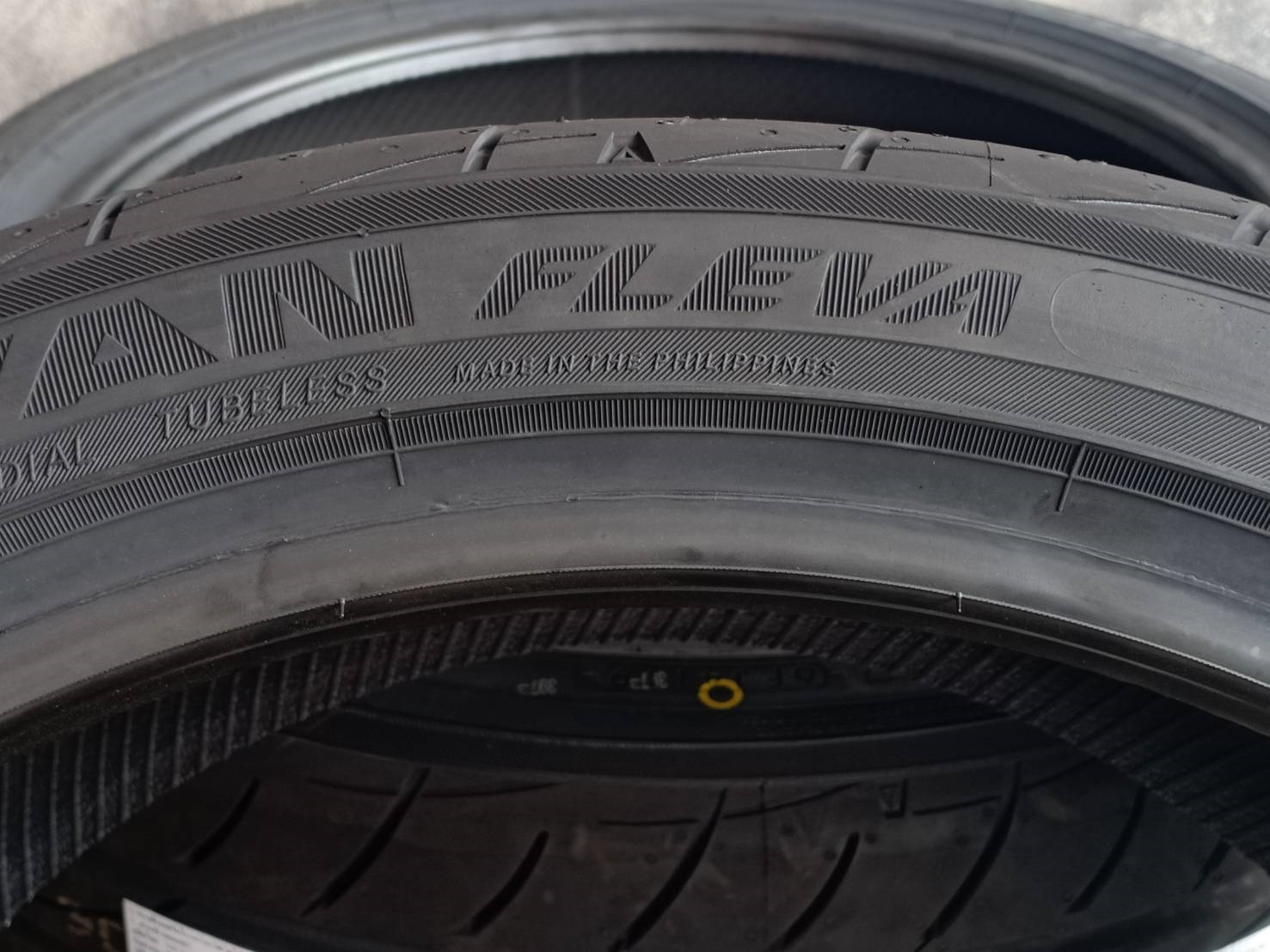 YOKOHAMA ADVAN FLEVA V701 225/40R18 ยางญี่ปุ่น ราคาพิเศษ