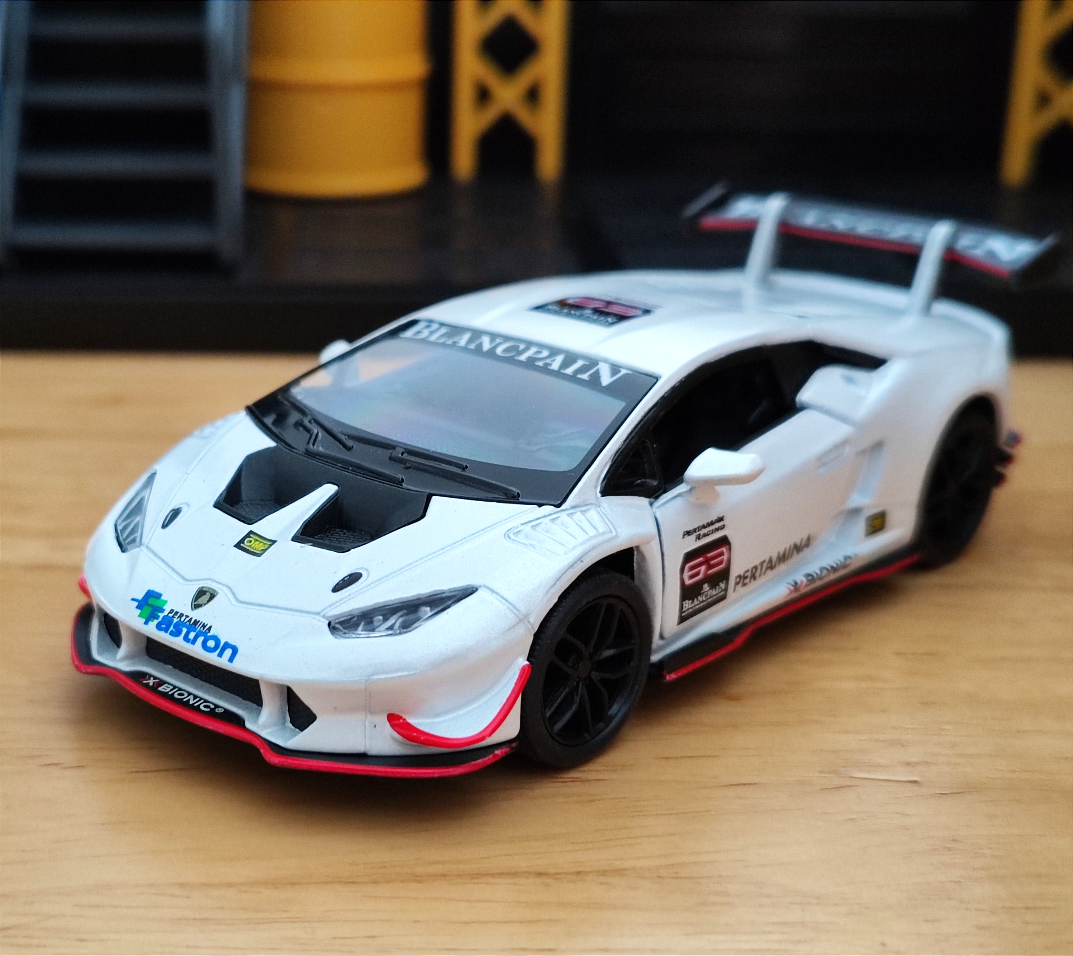 Lamborghini Huracan LP620-2 Super Trofeo โมเดลรถเหล็ก (ปลีก-ส่ง)