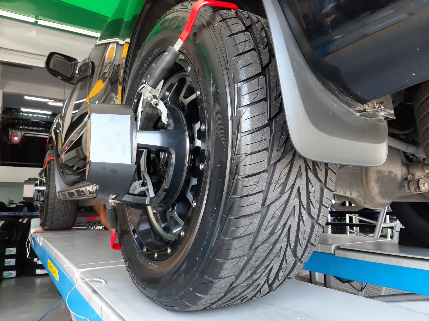 FUEL CRUSH D561 KMC ขอบ20x9 ET20 TWO-TONE/DDT