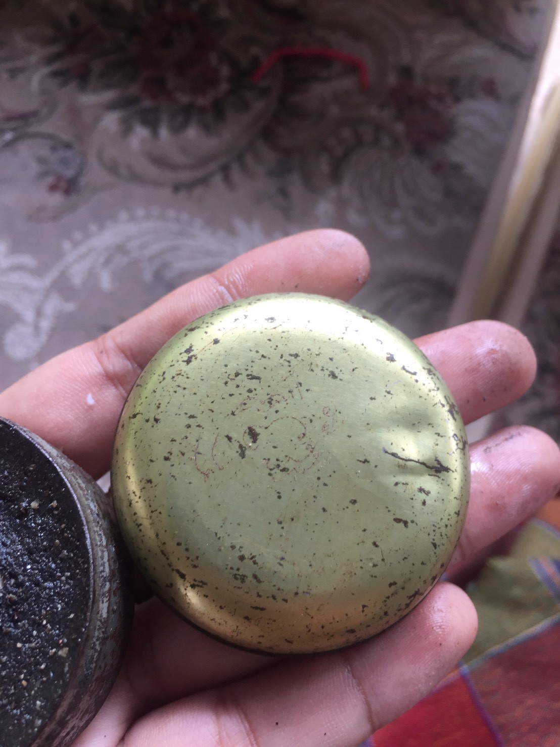 หัวเชื้อสีผึ้งพรายแม่น้ำฝน ตลับครู อาจารย์เปล่งบุญยืน