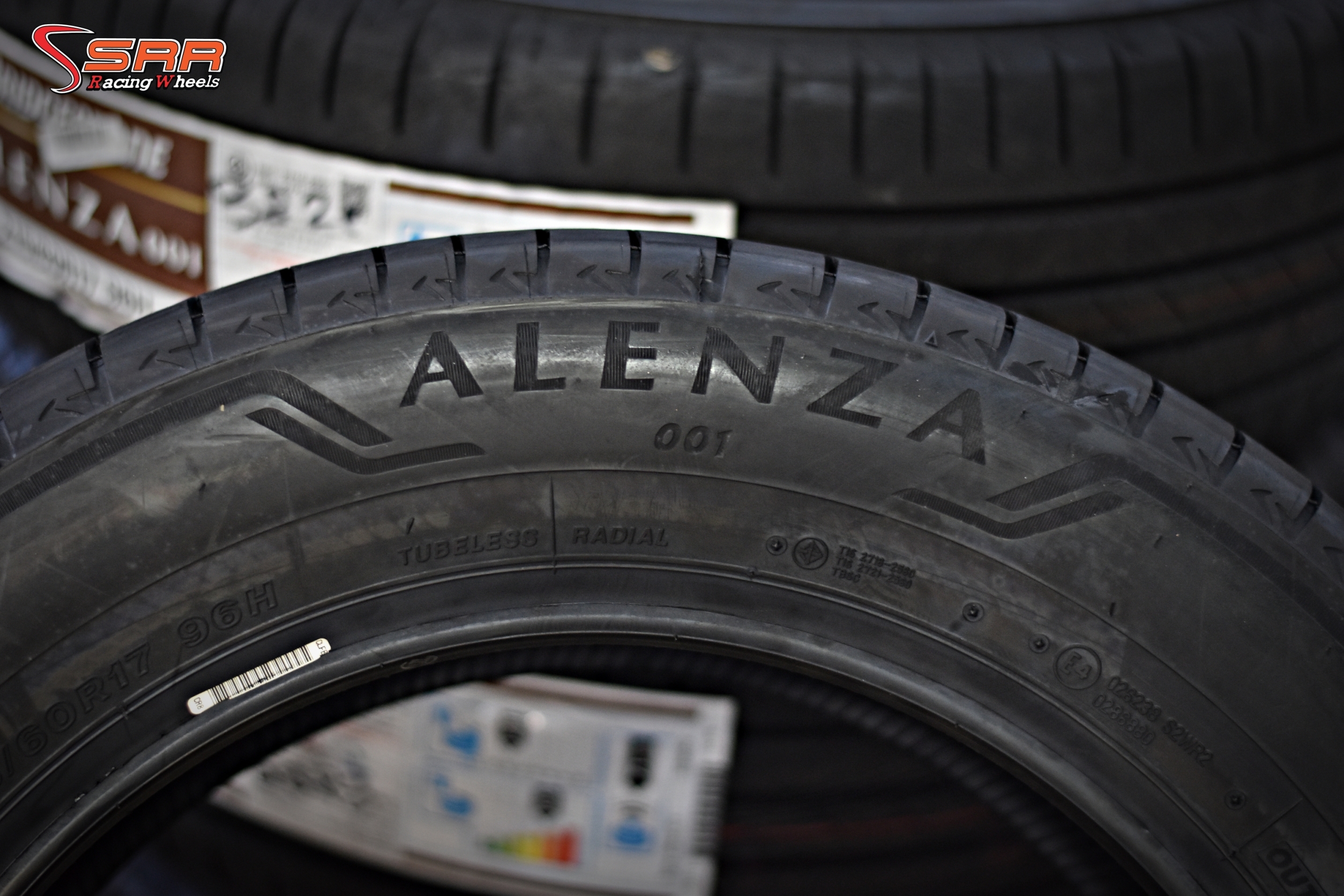 BRIDGESTONE ALENZA 001 215/60R17 ยางใหม่ ลดราคาพิเศษ