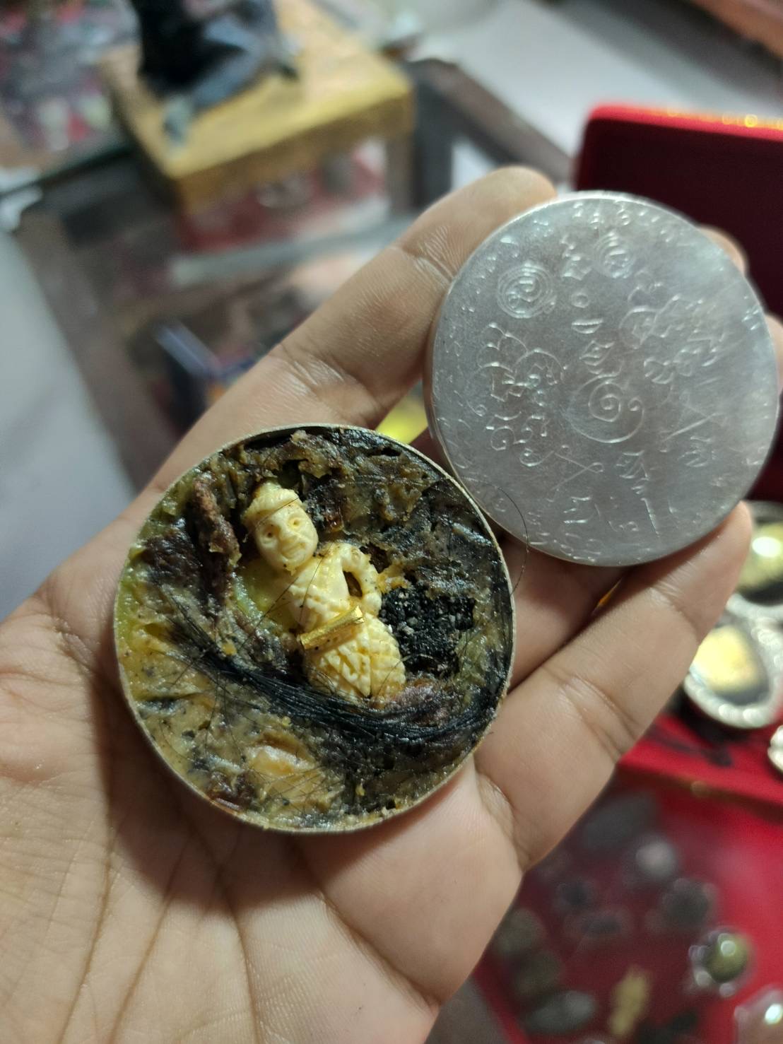 ตลับเงินปากผีรวมอาถรรพ์ อาจารย์เสือ สำนักคนเลี้ยงผี