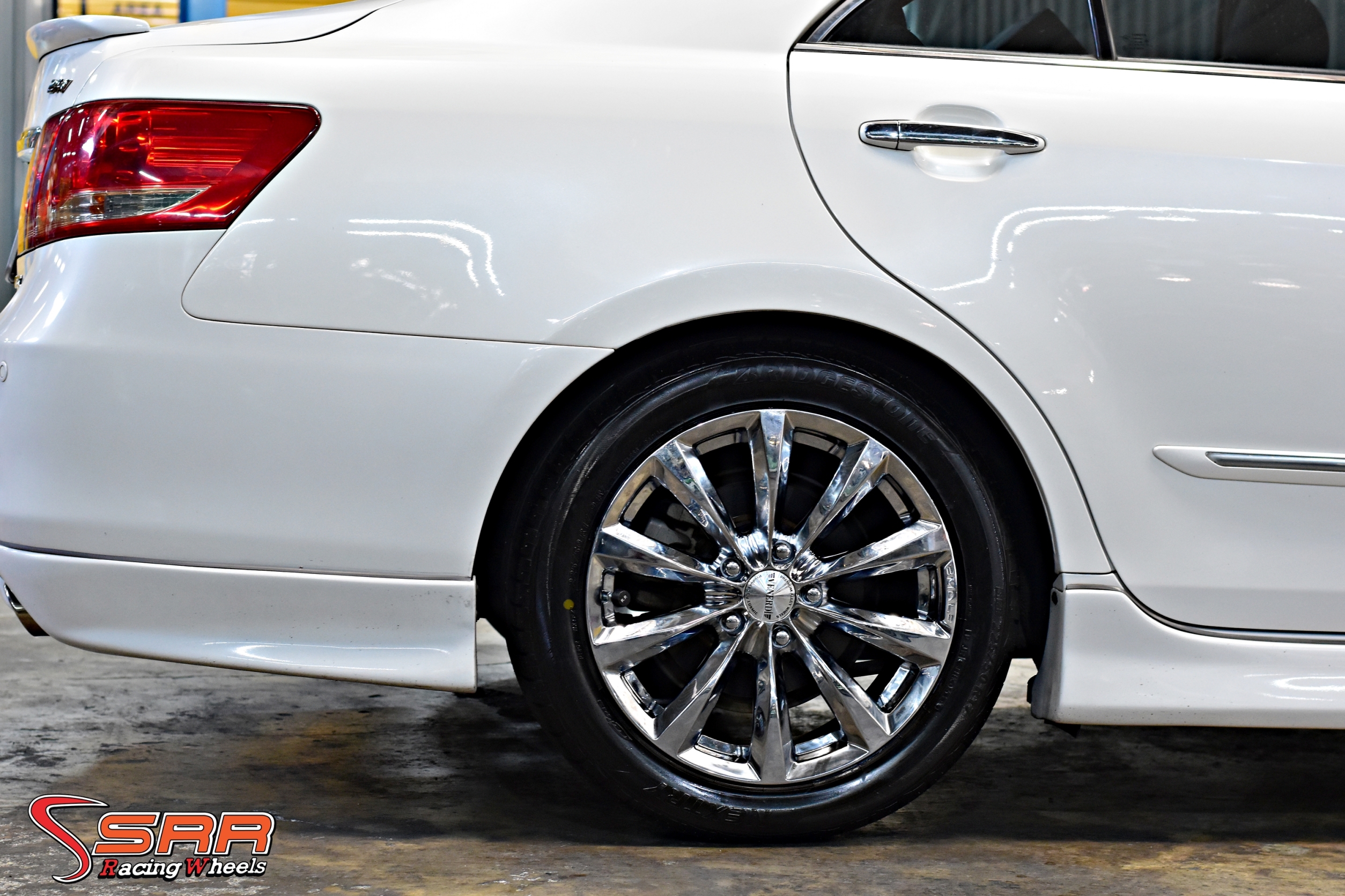 VENERDI F20K48 ขอบ17 ET42 5x114.3 CHROME