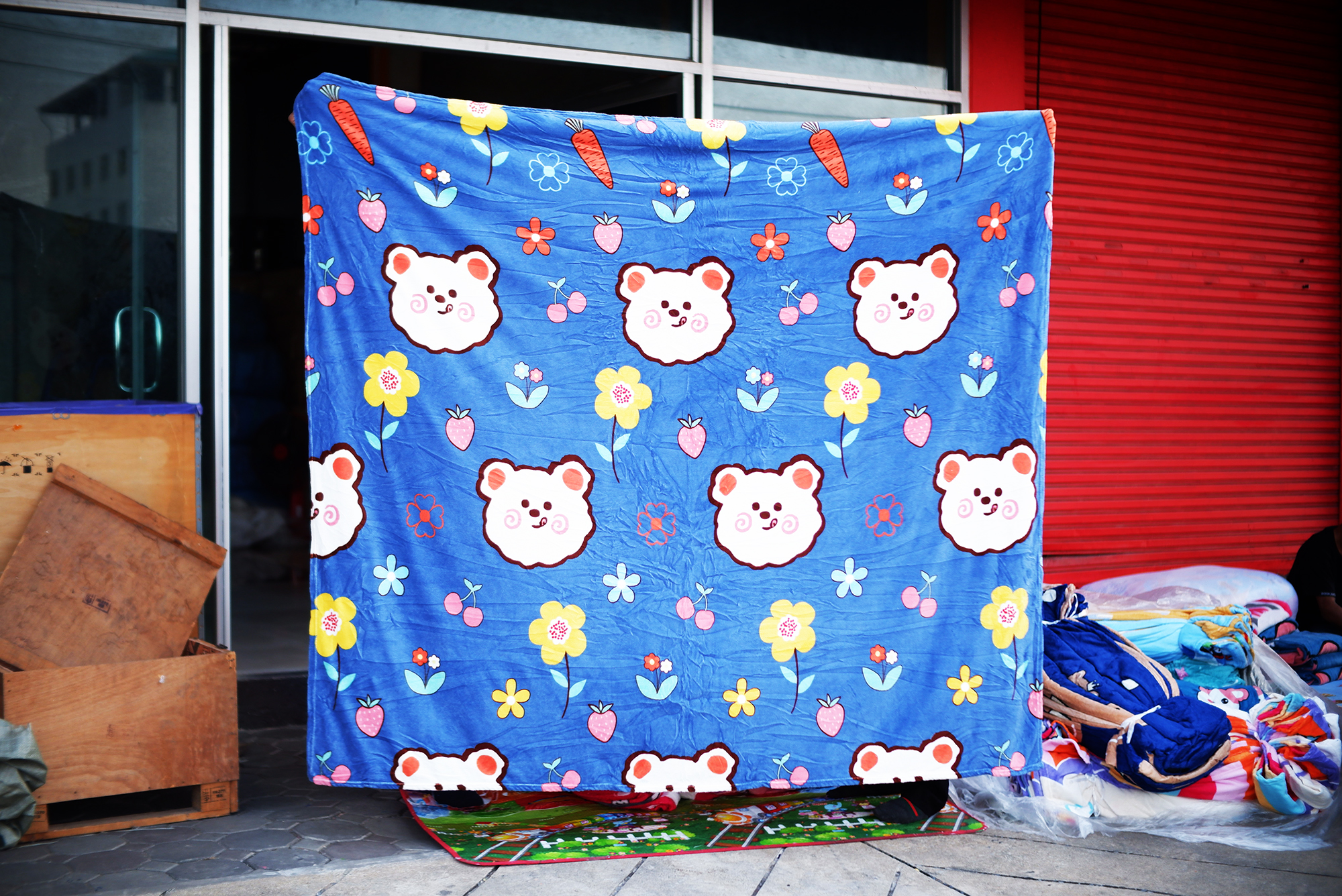 ผ้าห่มนาโน 6 ฟุตลายการ์ตูนเย็บขอบธรรมดา (12ผืนคละลาย)