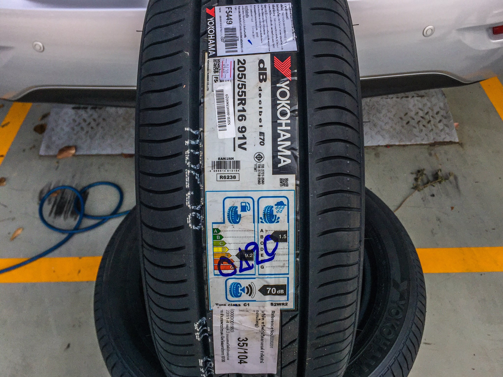YOKOHAMA db decibel E70 205/55R16 ยางปี20 ราคาพิเศษ