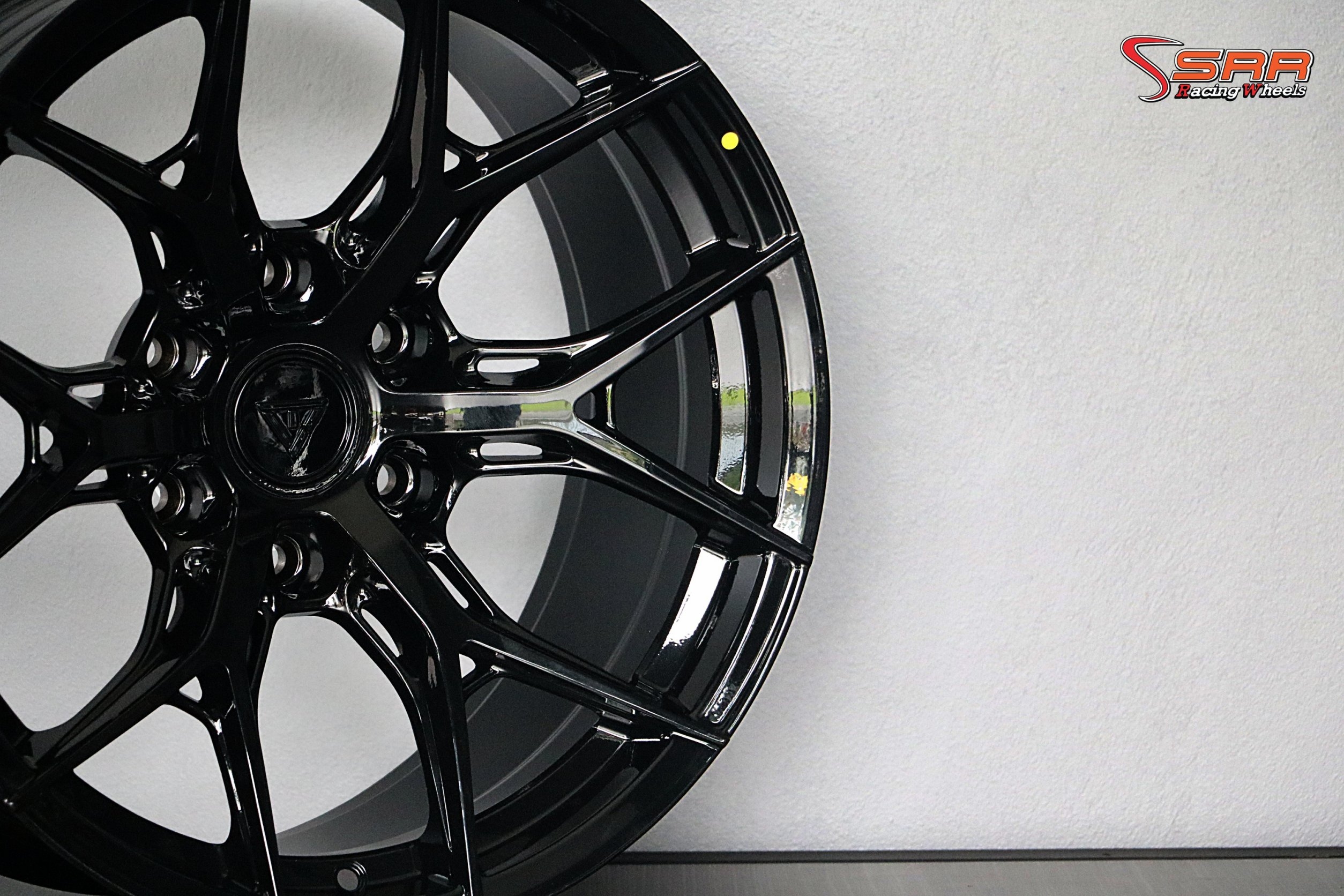 OASIS VLF-S09 ล้อเบา ขอบ18 6x139.7 ET0 Gloss Black