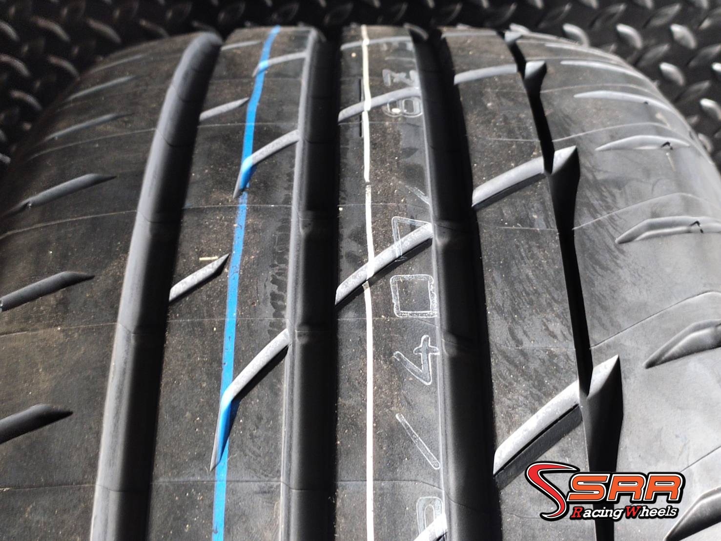 BRIDGESTONE RE004 265/35R18 ยางใหม่ ยางสปอร์ต ราคาพิเศษ