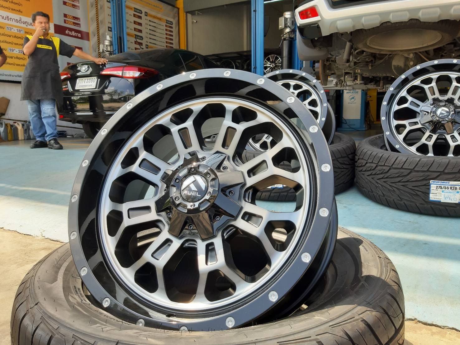 FUEL CRUSH D561 KMC ขอบ20x9 ET20 TWO-TONE/DDT
