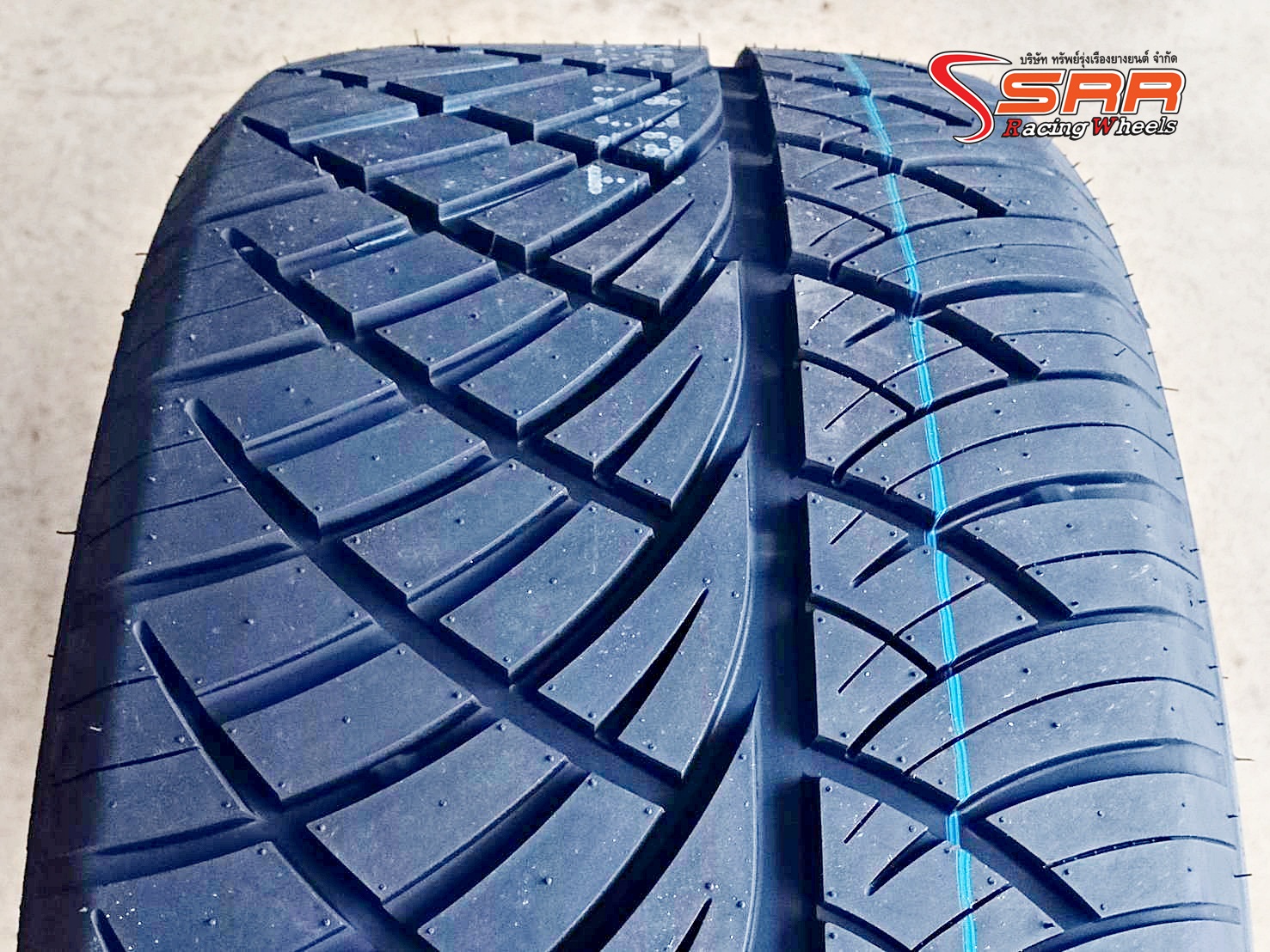 REACO RH888 275/40ZR18 ยางปี20 ลดราคาพิเศษ