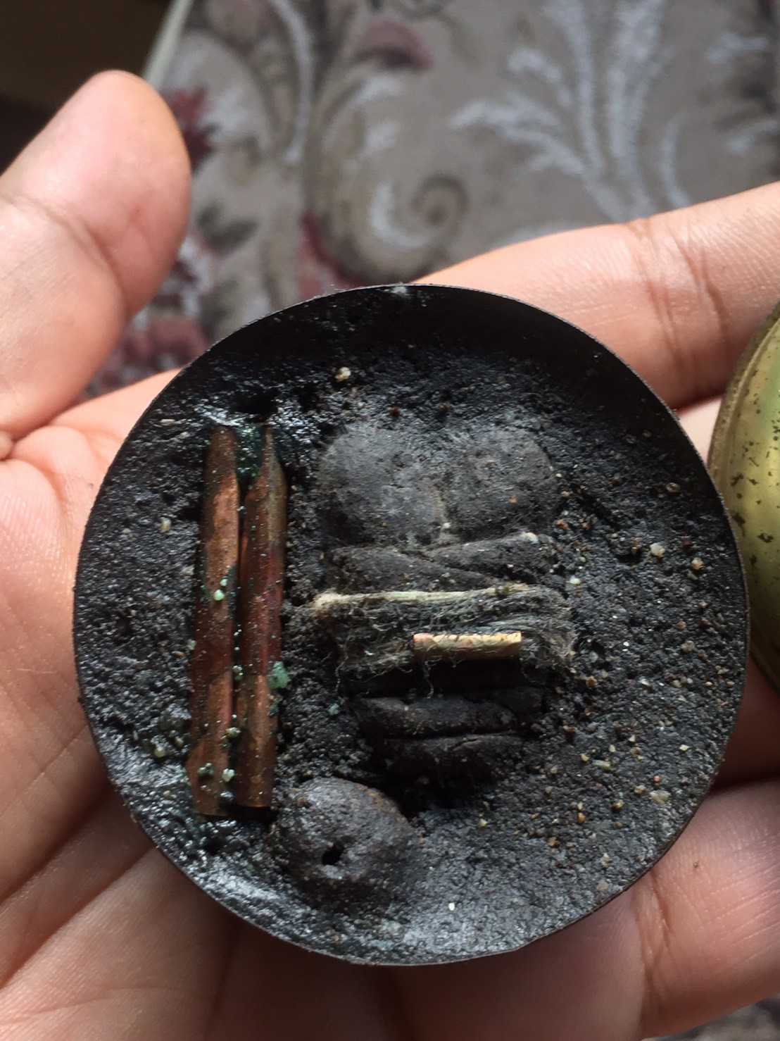 หัวเชื้อสีผึ้งพรายแม่น้ำฝน ตลับครู อาจารย์เปล่งบุญยืน