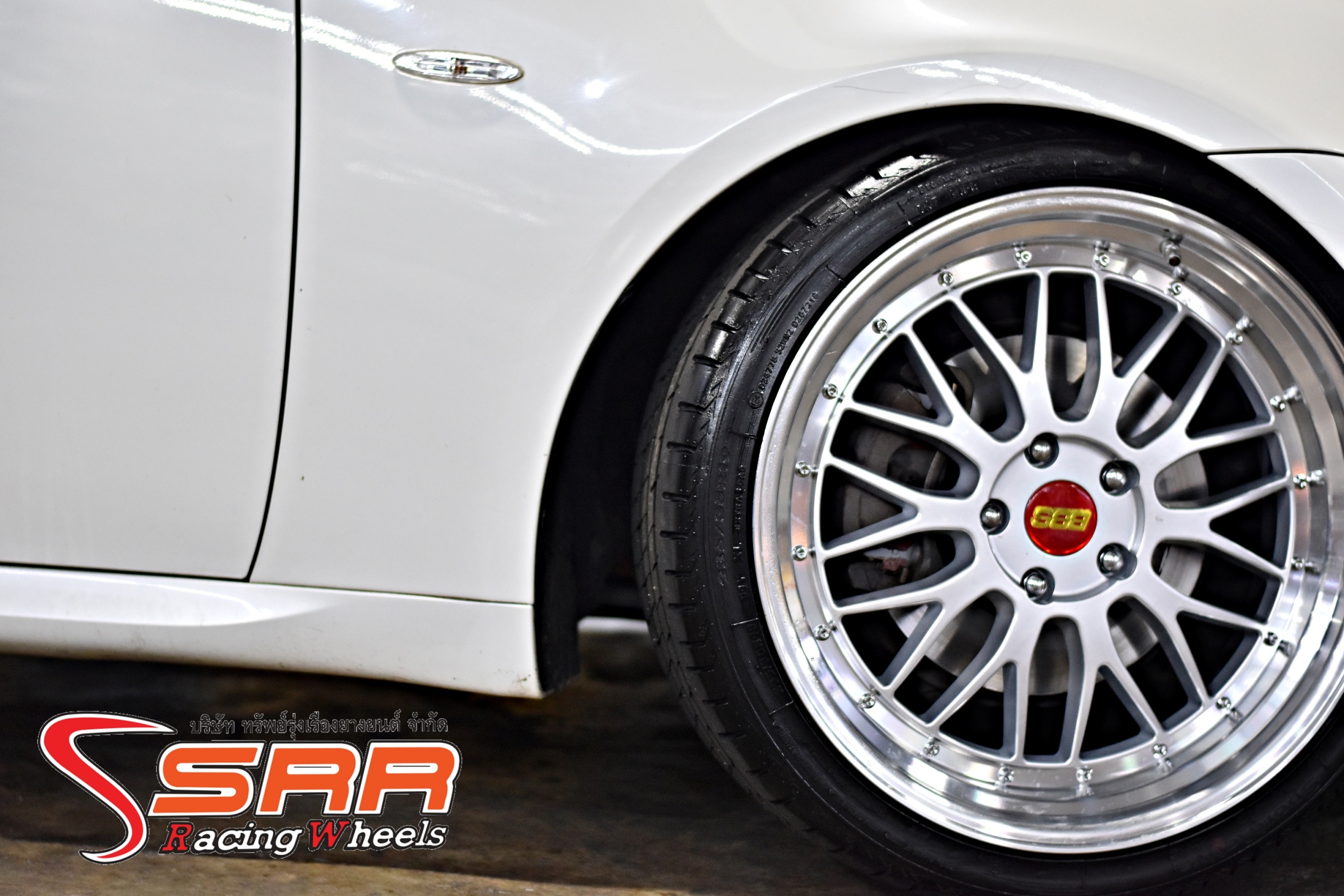 BBS LM ขอบ19 หน้า8.5 หลัง9.5 5x114.3 ET+30 SILVER