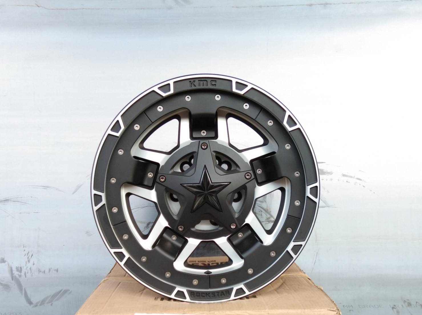Rockstar XD827 RS3 KMC Wheel ล้อออฟโรดขอบ17 นิ้ว ราคาวงละ 9,000 ฿