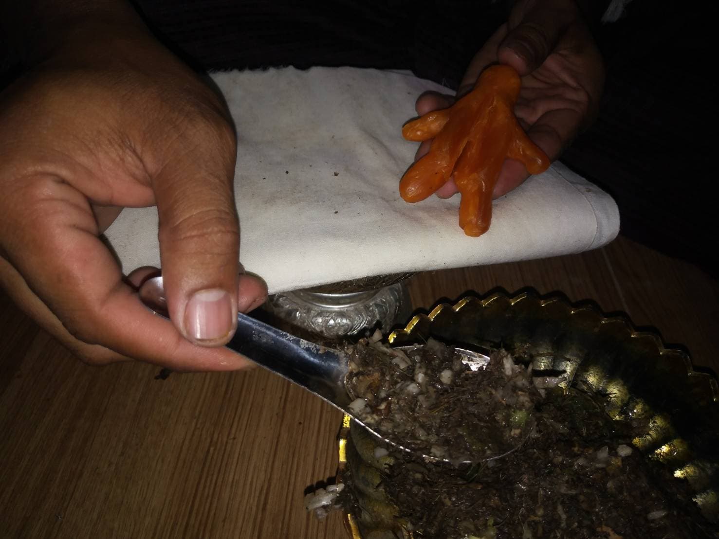 หุ่นเสน่ห์ยาแฝดเรียกคู่ อาจารย์เขมร