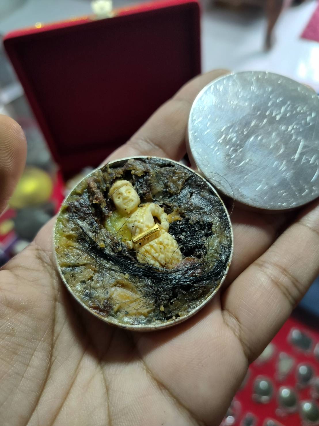 ตลับเงินปากผีรวมอาถรรพ์ อาจารย์เสือ สำนักคนเลี้ยงผี