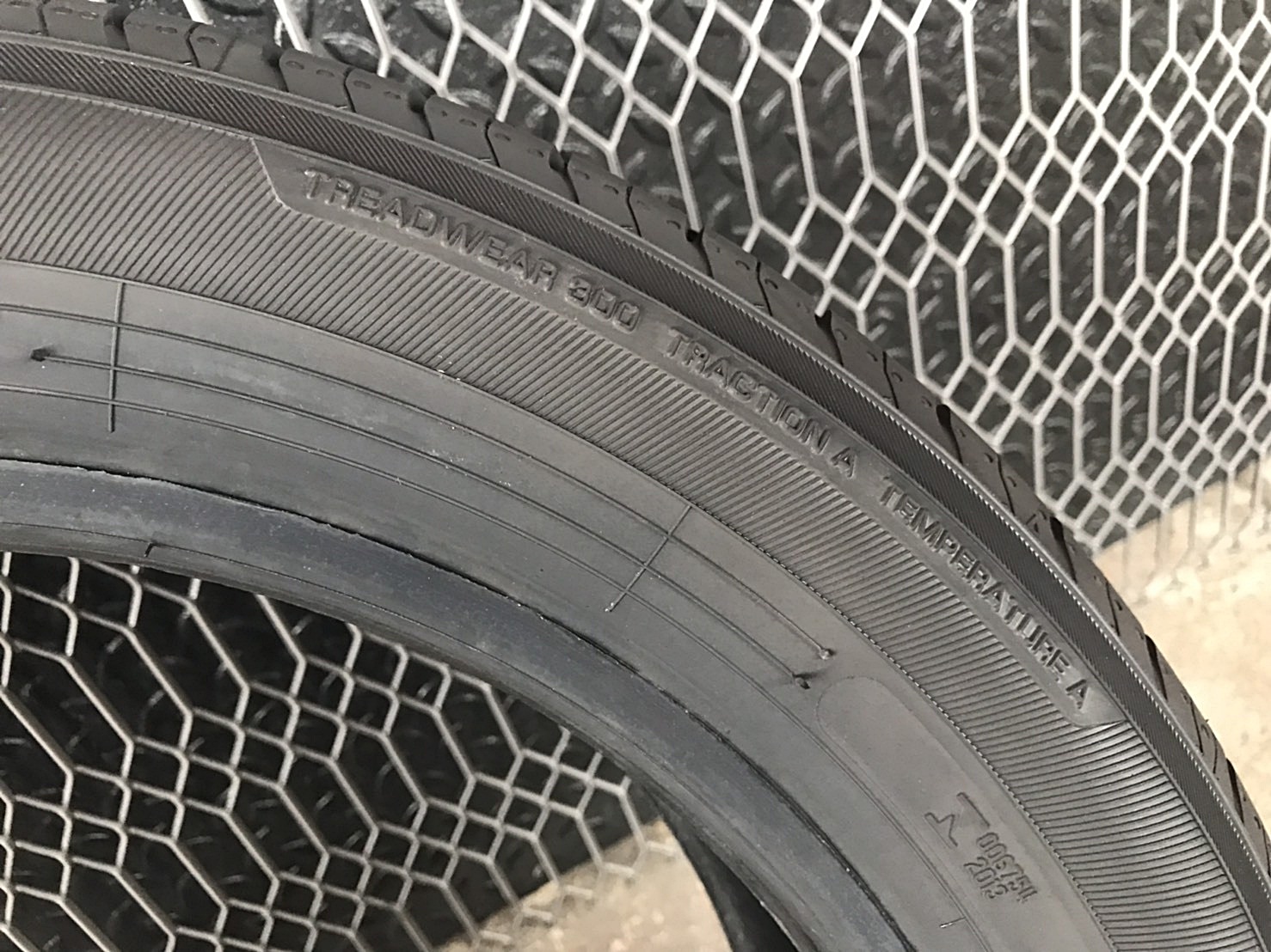 YOKOHAMA BluEarth-ES ES32 185/55R16 ยางญี่ปุ่น ปี19