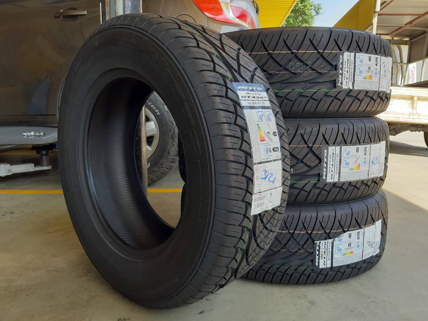 NITTO NT420S 265/60R18 ยางใหม่ปี20 ราคาพิเศษ