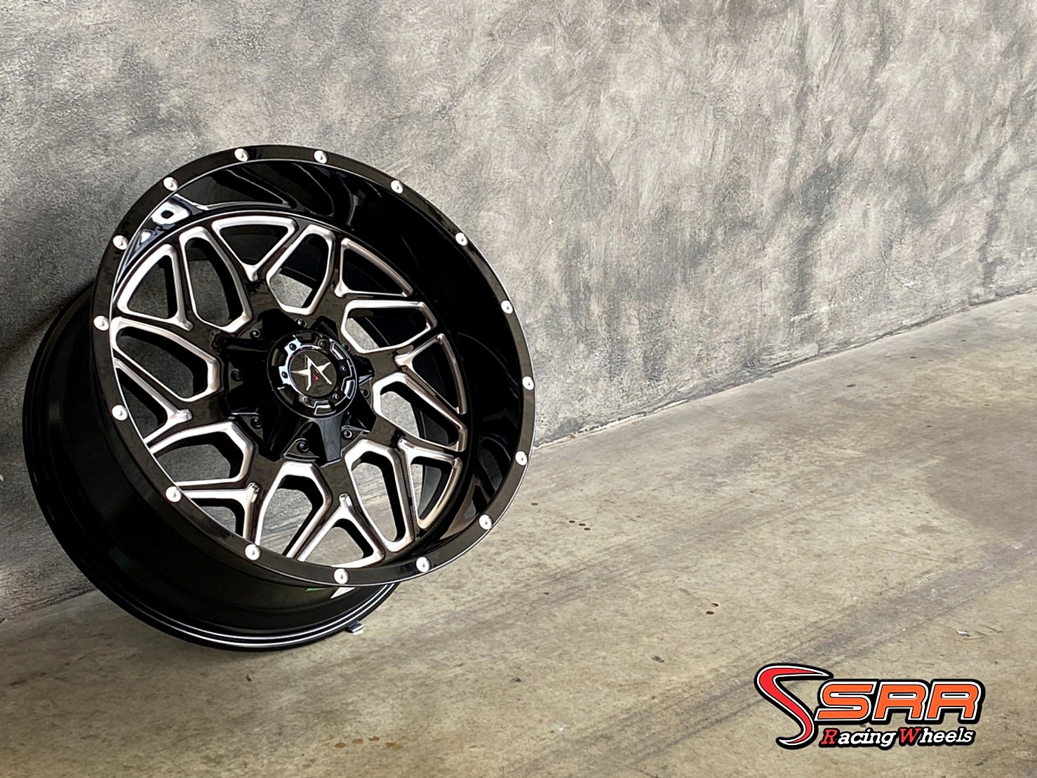 OASIS OW029 20x10 6H139.7 ET-24 BLACK & MILLED