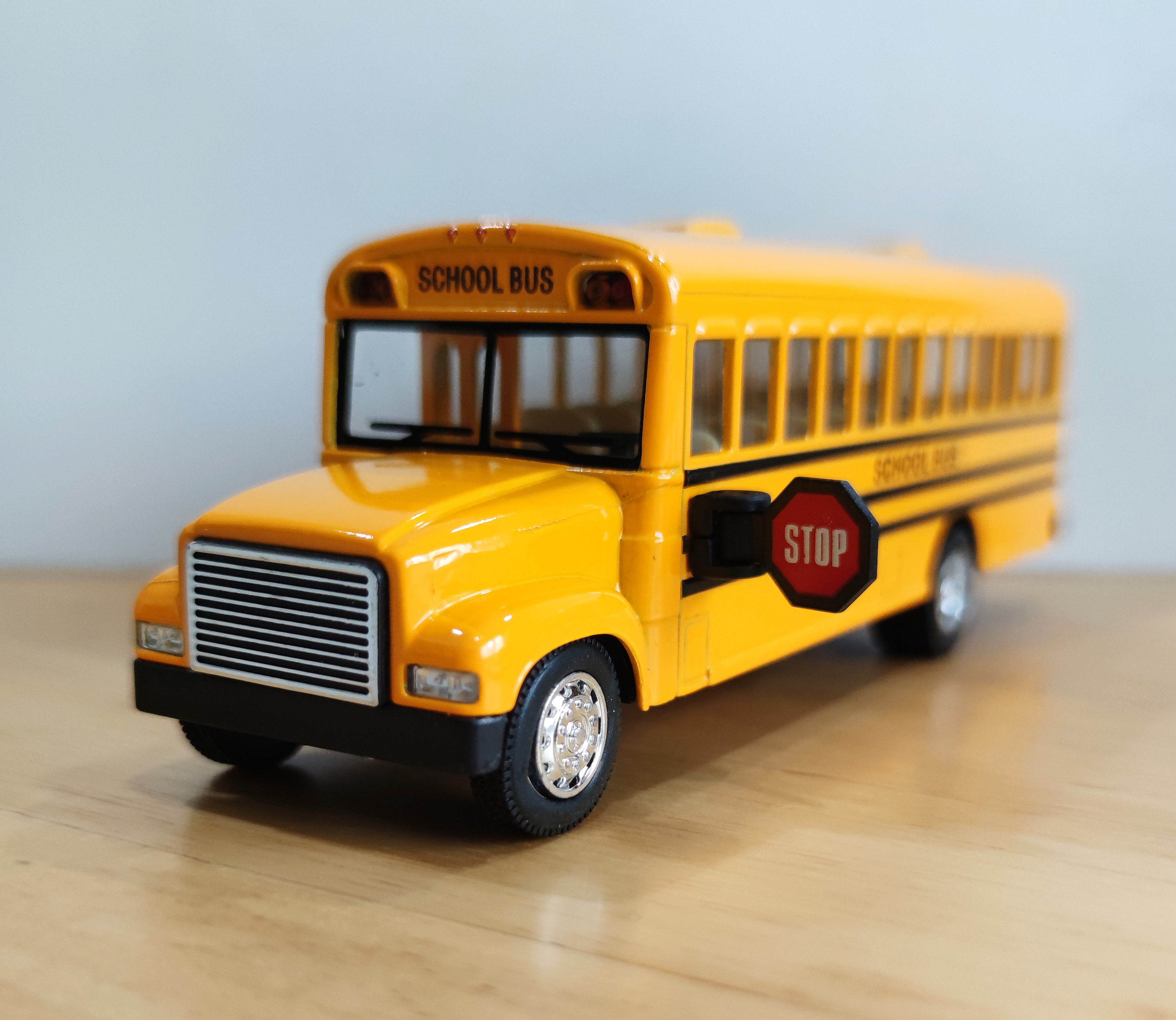 โมเดลรถเหล็ก รถโรงเรียน (ปลีก-ส่ง)