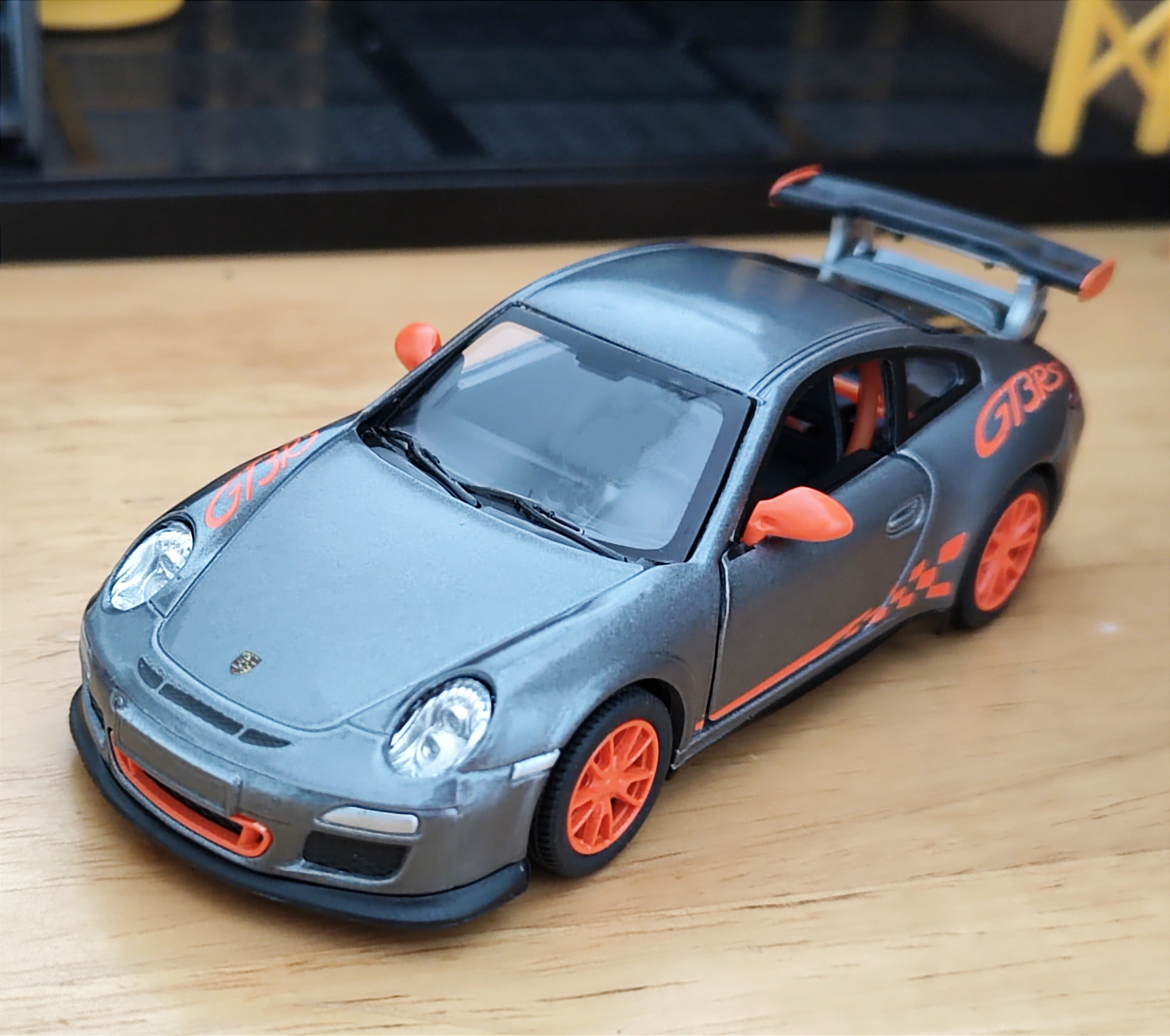 2010 Porsche 911 GT3 RS โมเดลรถเหล็ก (ปลีก-ส่ง)