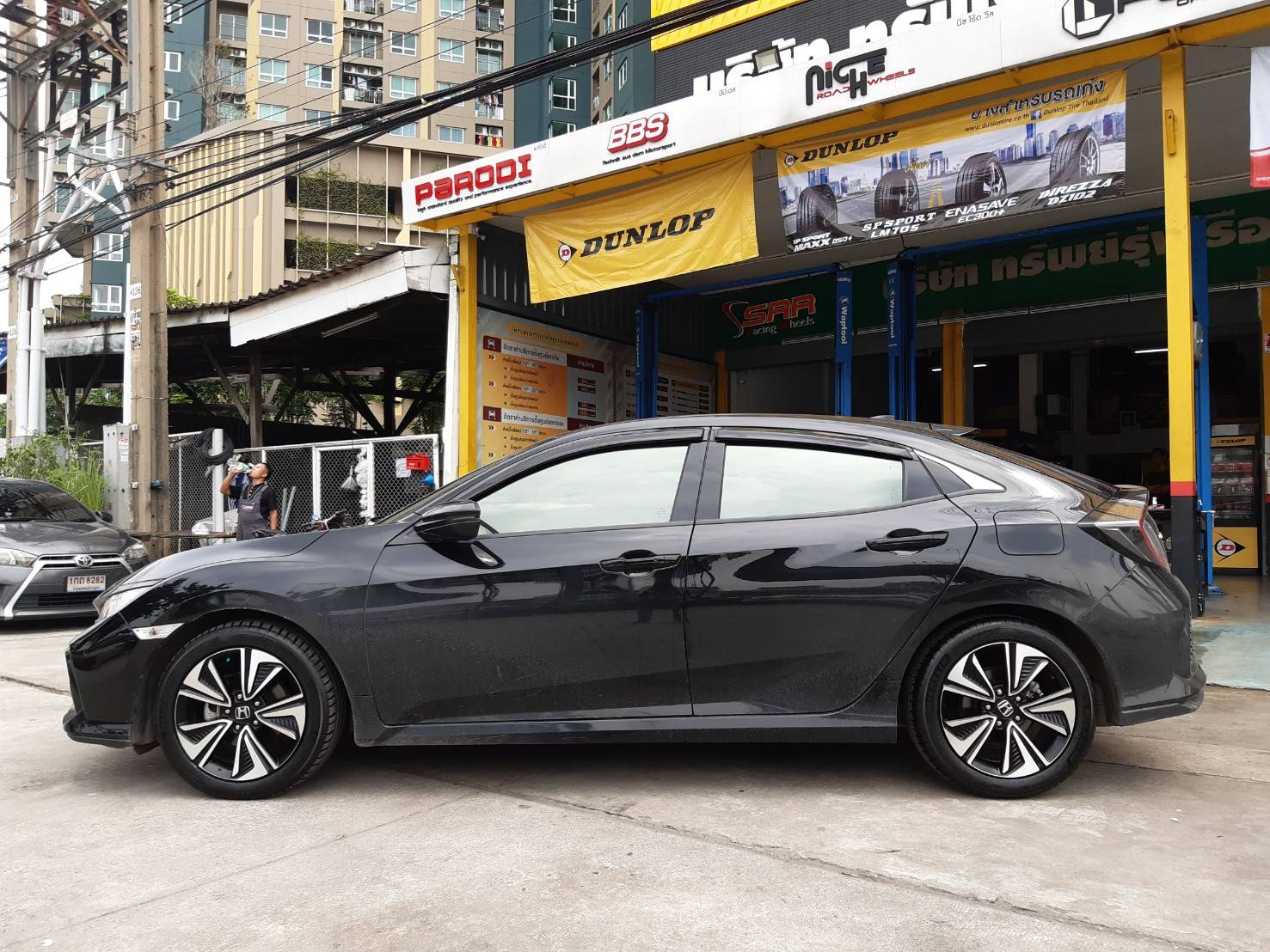 MICHELIN PILOT SPORT4 215/50ZR17 ยางใหม่ราคาพิเศษ