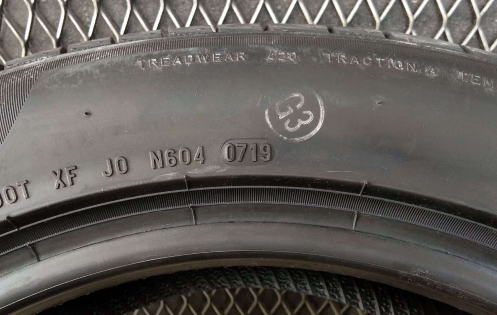 PIRELLI CINTURATO P1 215/55R17 ยางปี19 ราคาพิเศษ