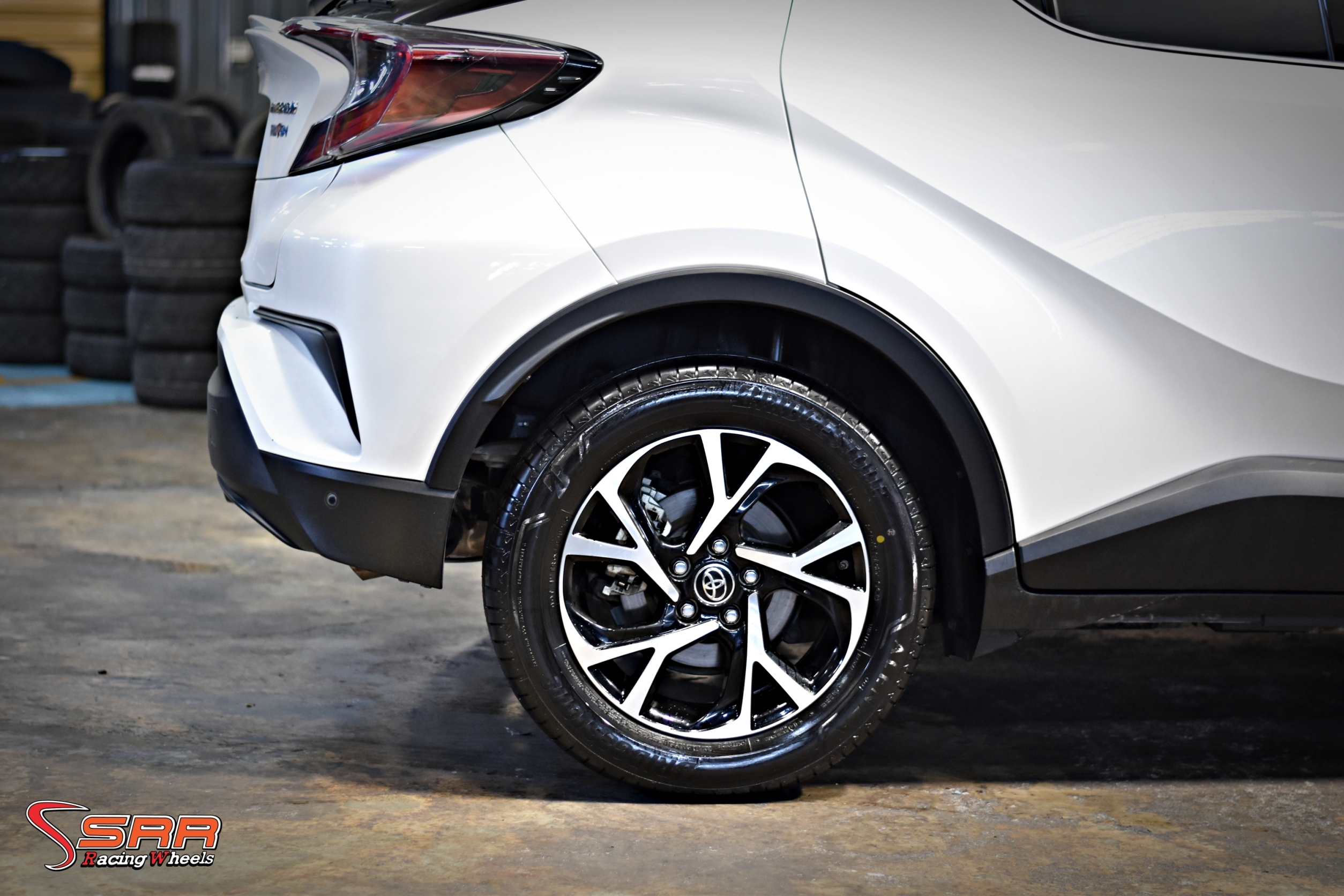 BRIDGESTONE ALENZA 001 215/60R17 ยางใหม่ ลดราคาพิเศษ