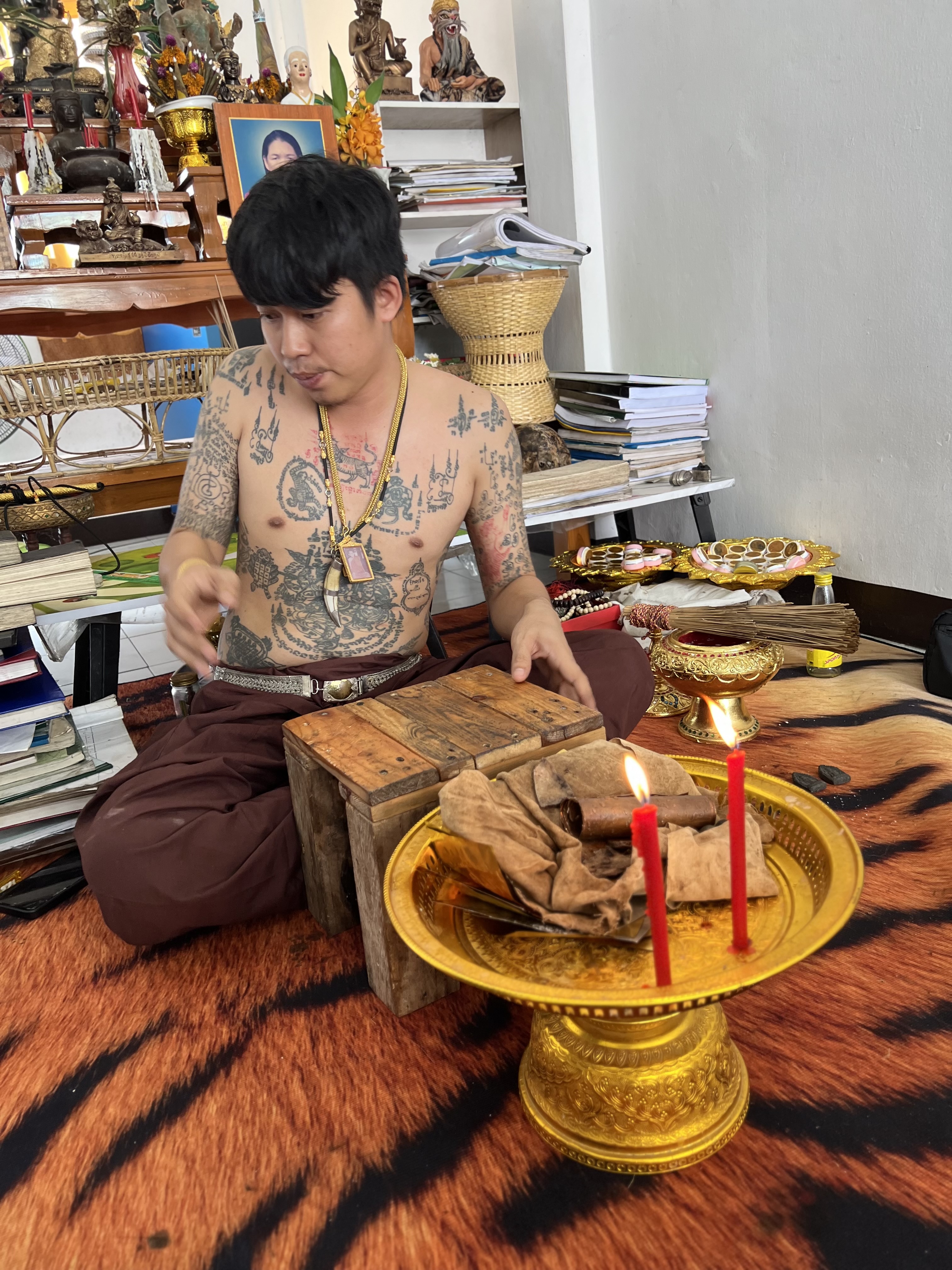 20/07/2566 มาเอามวลสารและจารแผ่นตะกรุดทำงั่งอยุธยา อาจารย์เวียง ขุนแผน