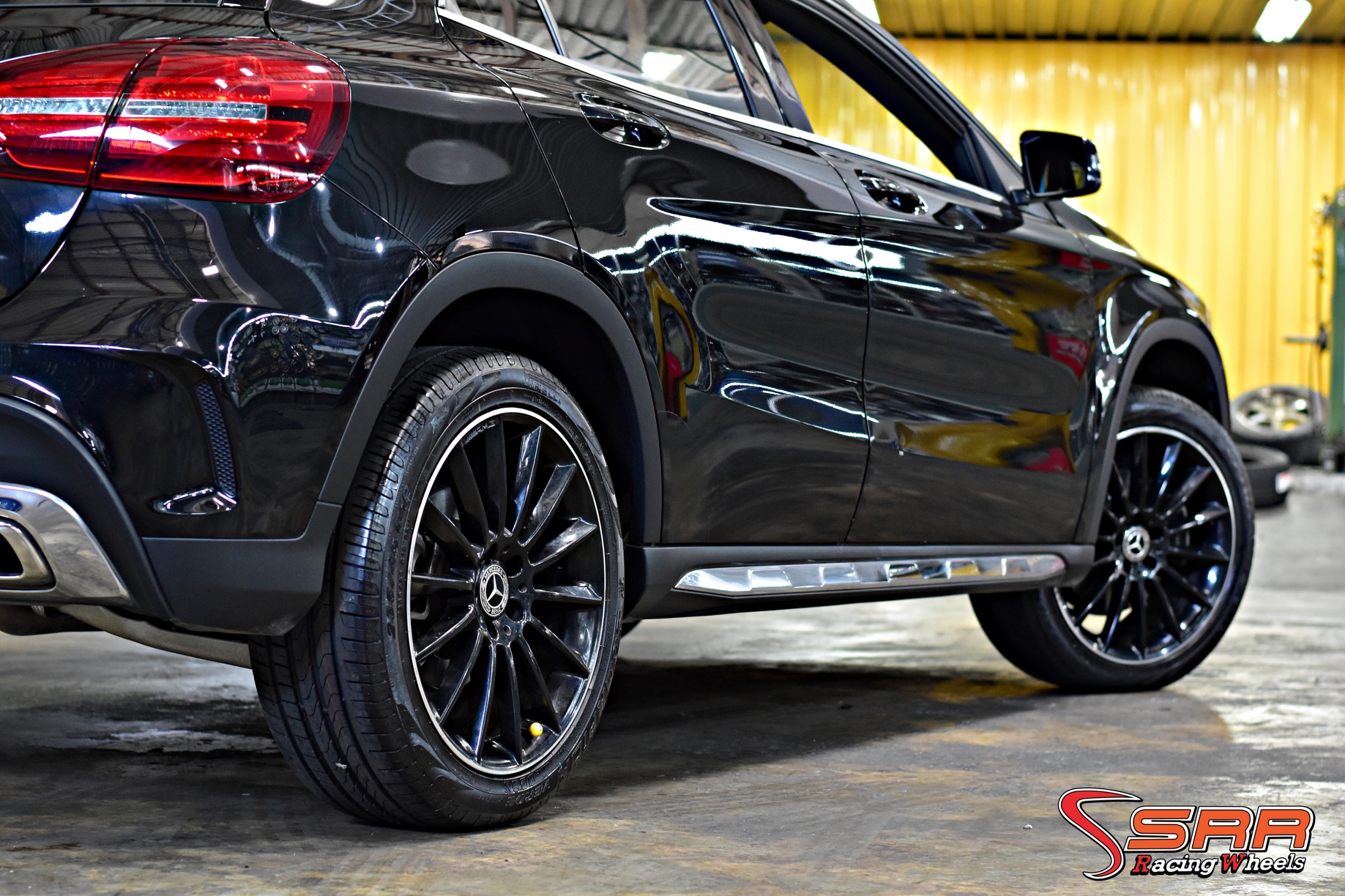PIRELLI SCORPION VERDE (MOE) R-F 235/45R19 ยางรันแฟลตสำหรับใส่BENZ GLA