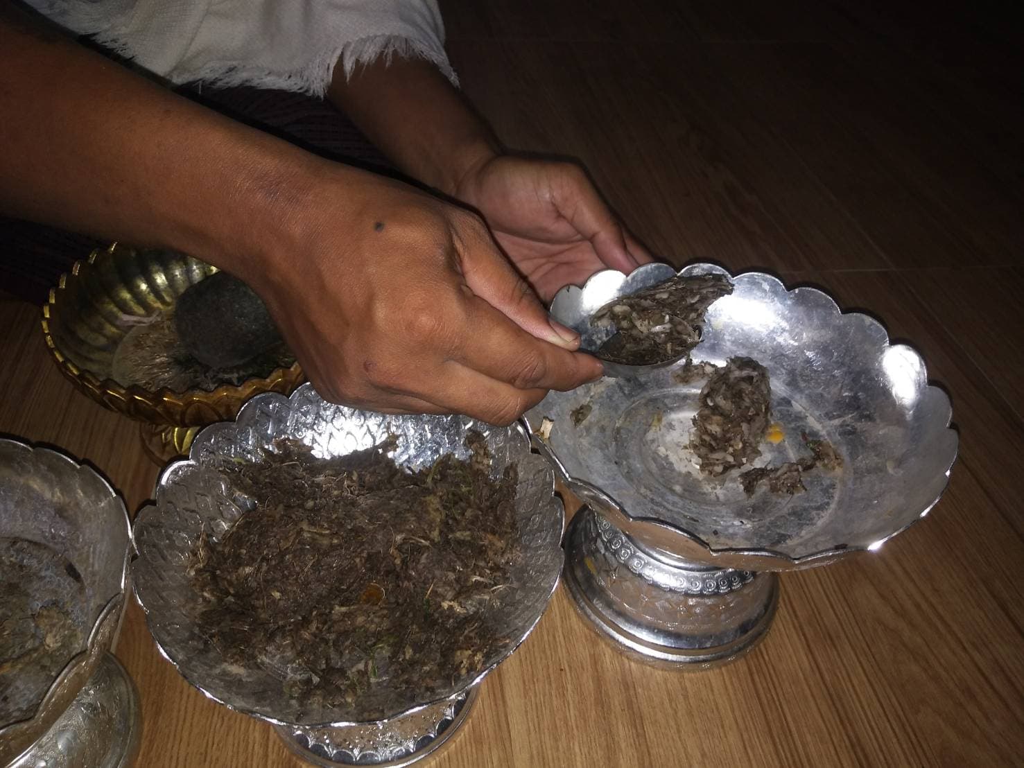 หุ่นเสน่ห์ยาแฝดเรียกคู่ อาจารย์เขมร